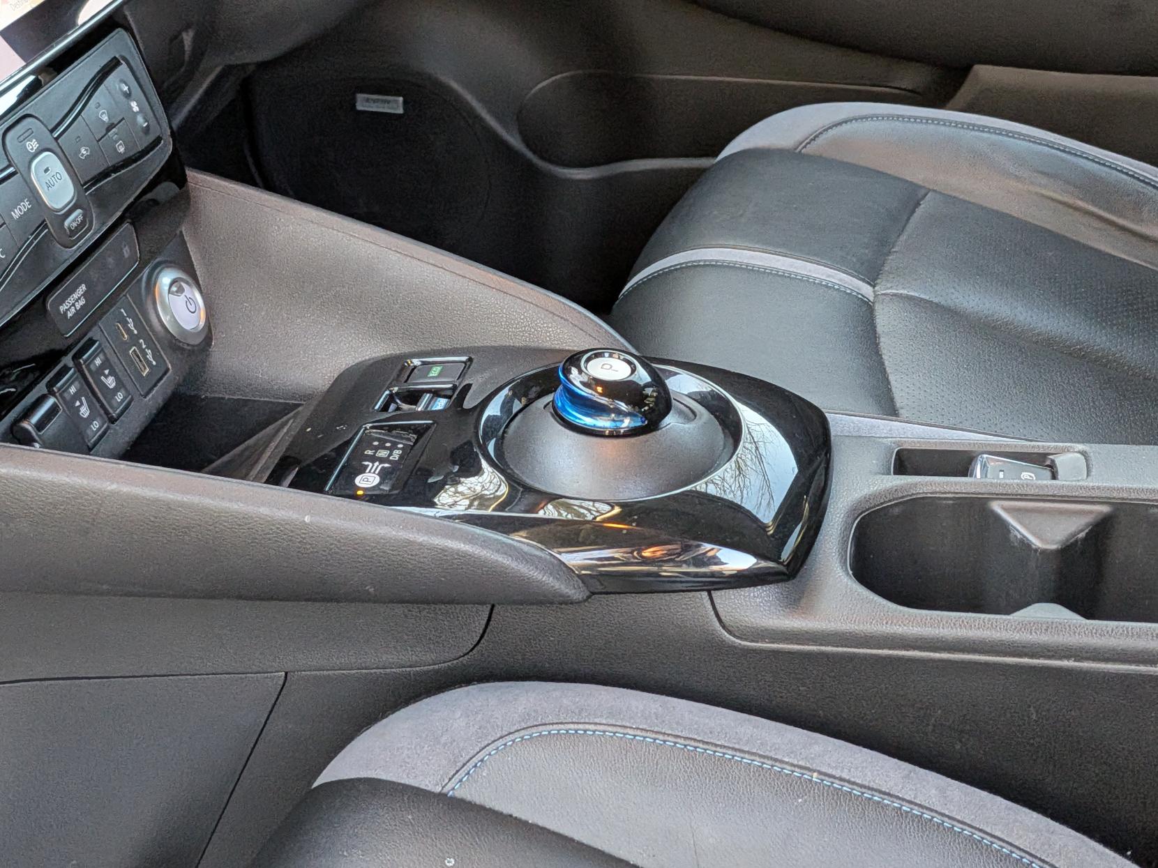 Nissan Leaf 39kWh Tekna Hatchback 5dr Electric Auto (150 ps)