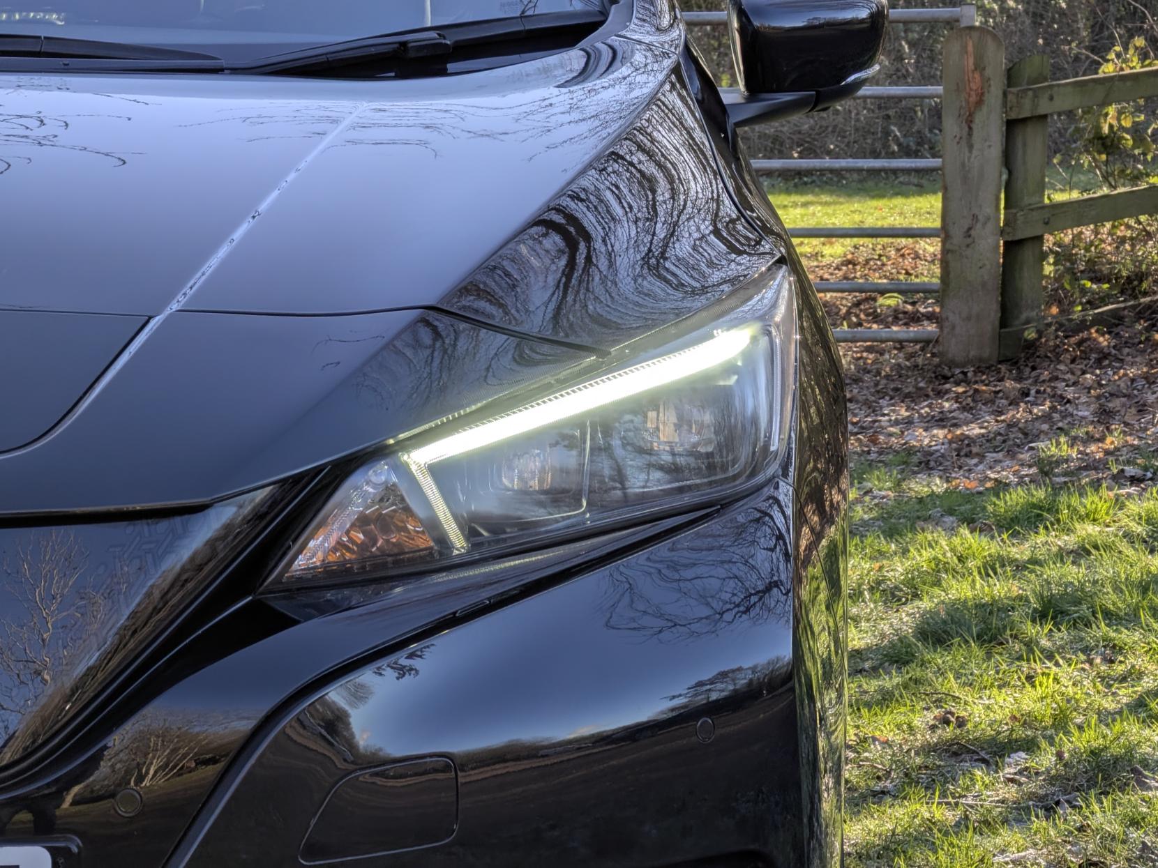 Nissan Leaf 39kWh Tekna Hatchback 5dr Electric Auto (150 ps)