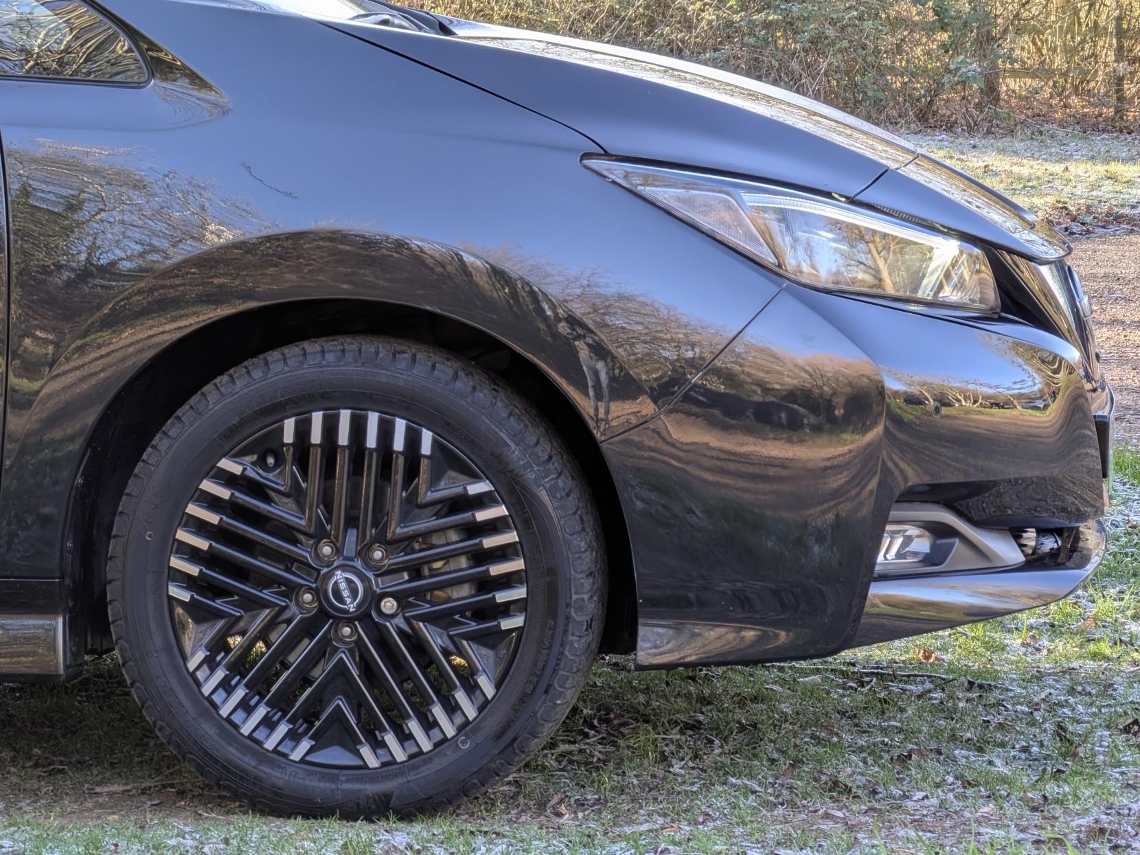 Nissan Leaf 39kWh Tekna Hatchback 5dr Electric Auto (150 ps)