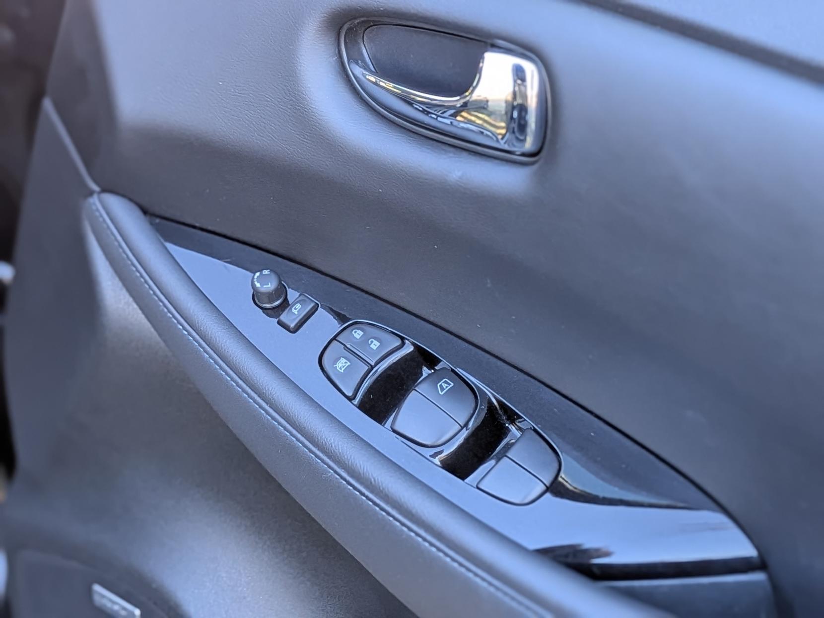 Nissan Leaf 39kWh Tekna Hatchback 5dr Electric Auto (150 ps)