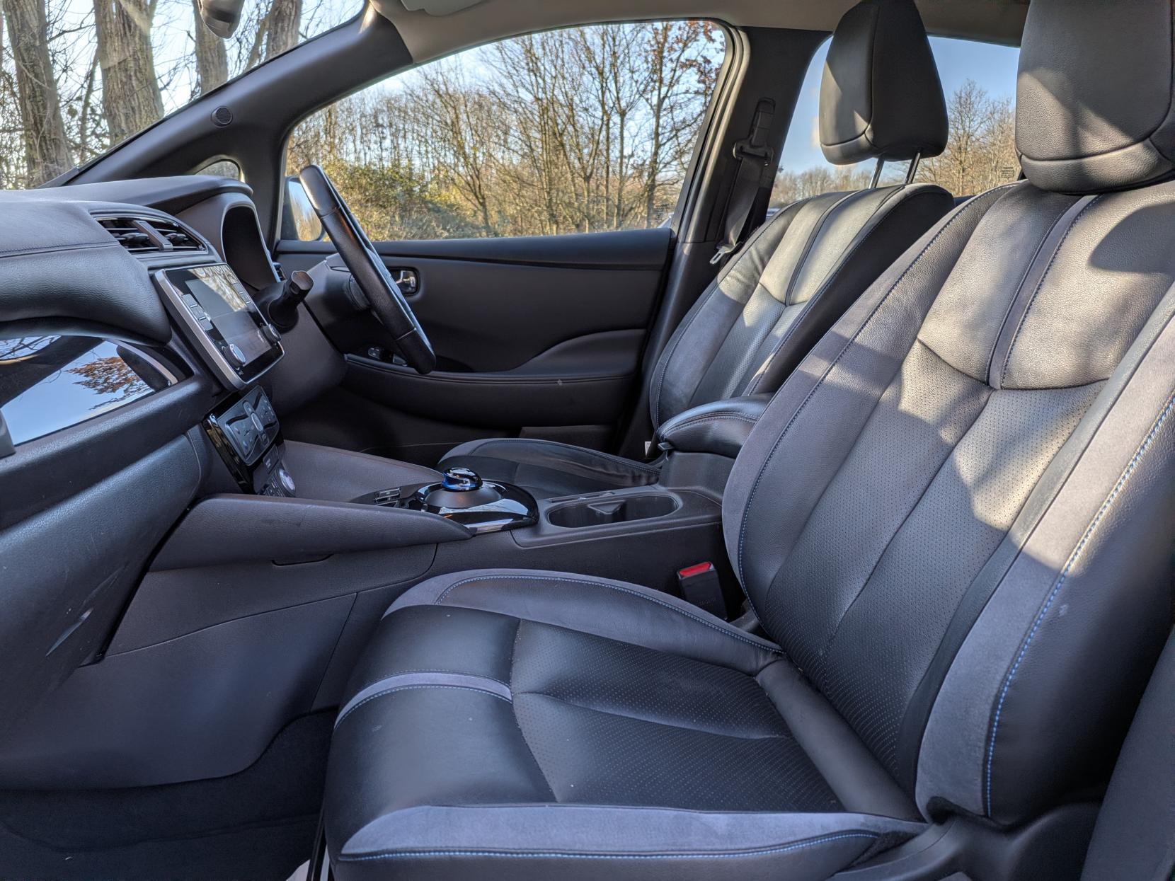 Nissan Leaf 39kWh Tekna Hatchback 5dr Electric Auto (150 ps)