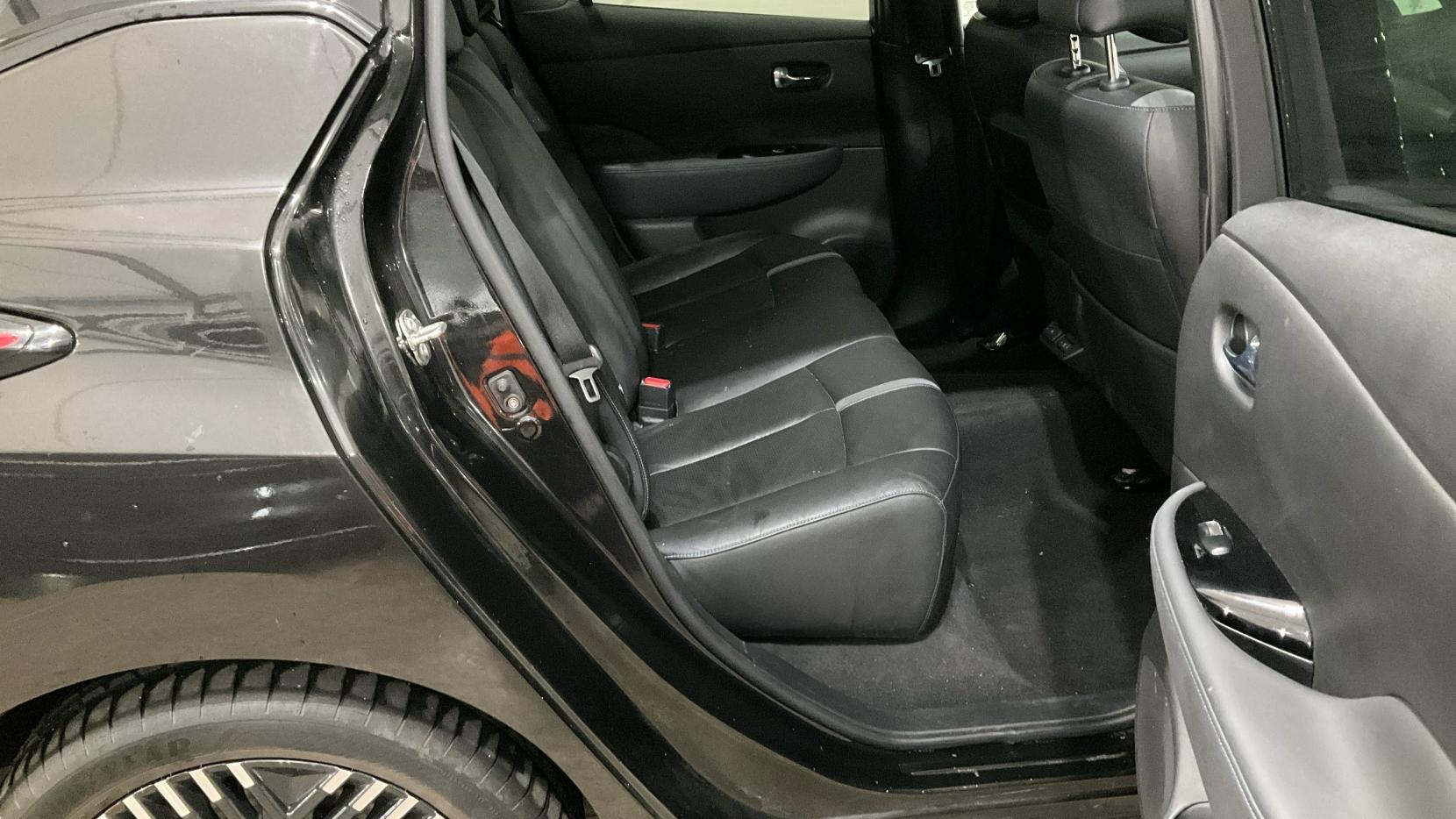 Nissan Leaf 39kWh Tekna Hatchback 5dr Electric Auto (150 ps)