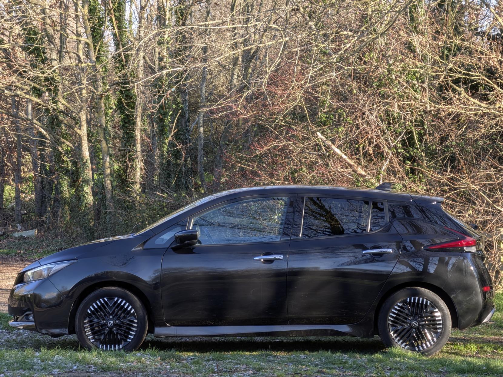 Nissan Leaf 39kWh Tekna Hatchback 5dr Electric Auto (150 ps)