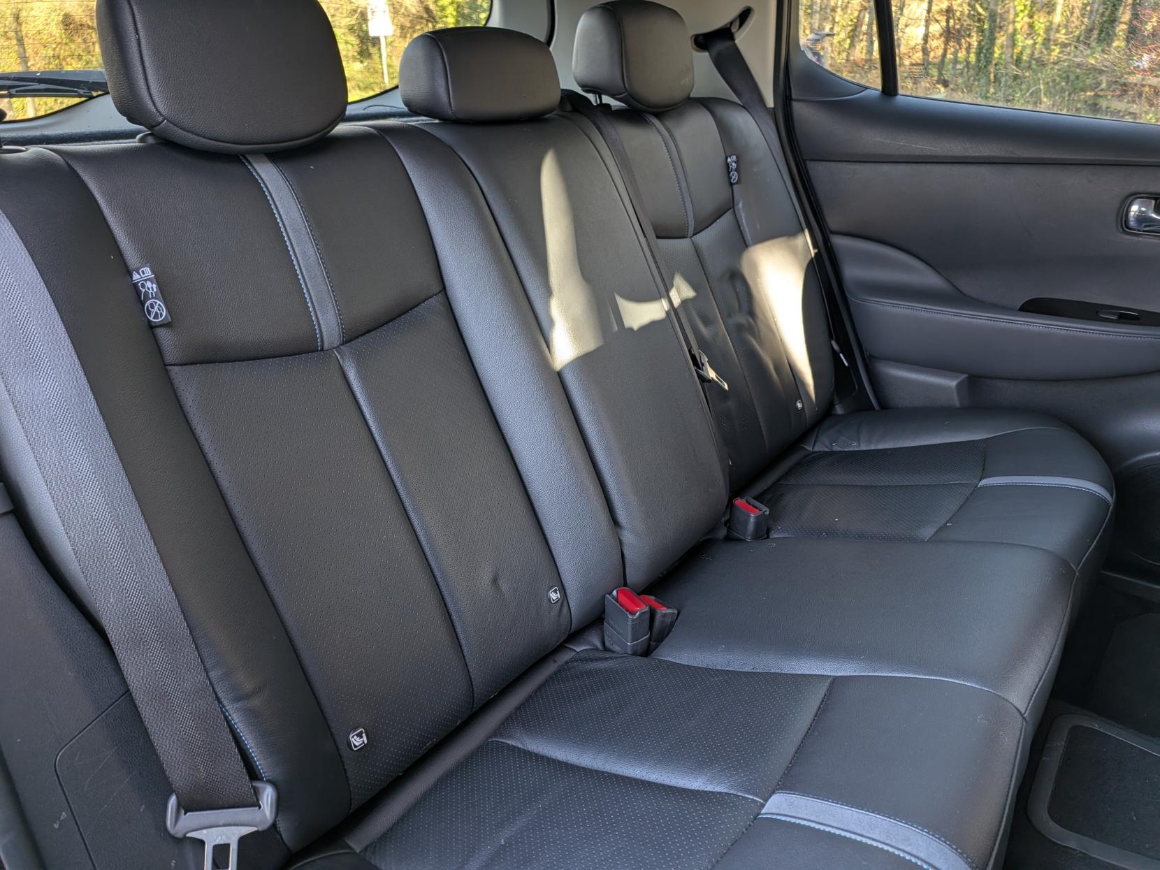 Nissan Leaf 39kWh Tekna Hatchback 5dr Electric Auto (150 ps)