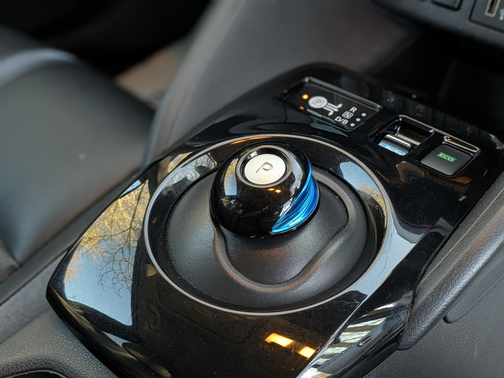 Nissan Leaf 39kWh Tekna Hatchback 5dr Electric Auto (150 ps)