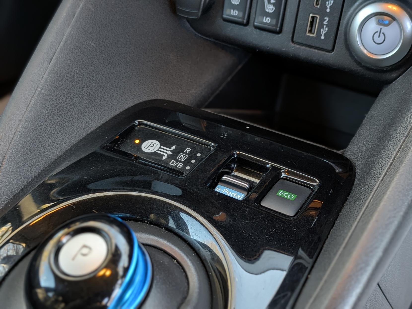 Nissan Leaf 39kWh Tekna Hatchback 5dr Electric Auto (150 ps)