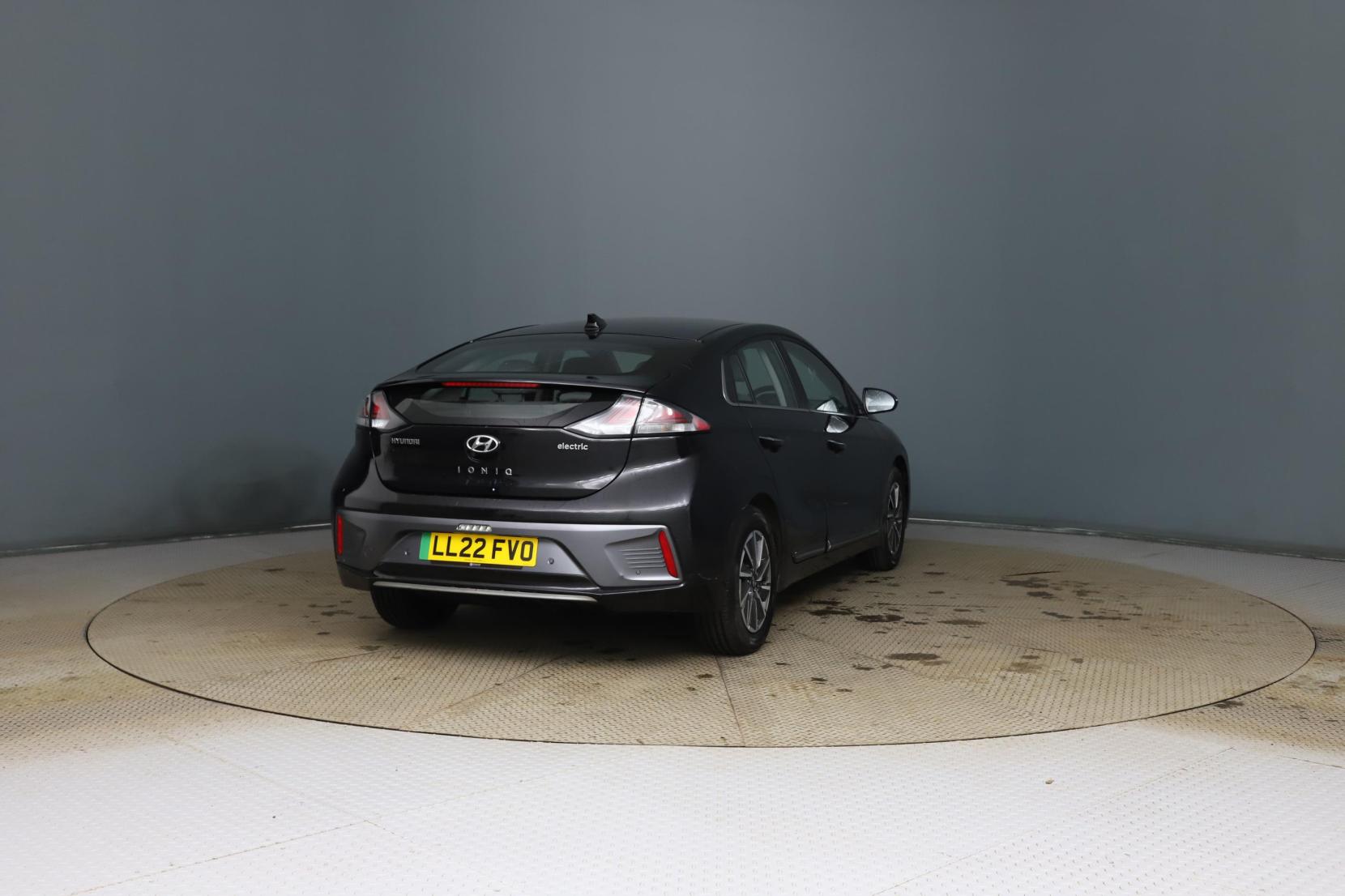 Hyundai IONIQ 38.3kWh Premium Hatchback 5dr Electric Auto (136 ps)