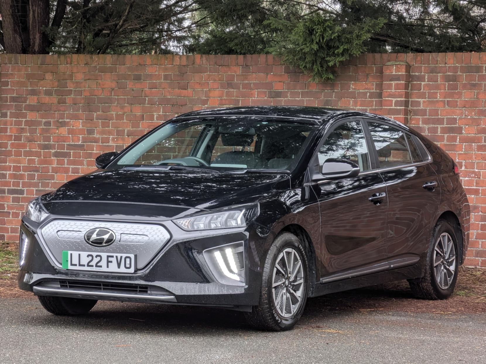 Hyundai IONIQ 38.3kWh Premium Hatchback 5dr Electric Auto (136 ps)