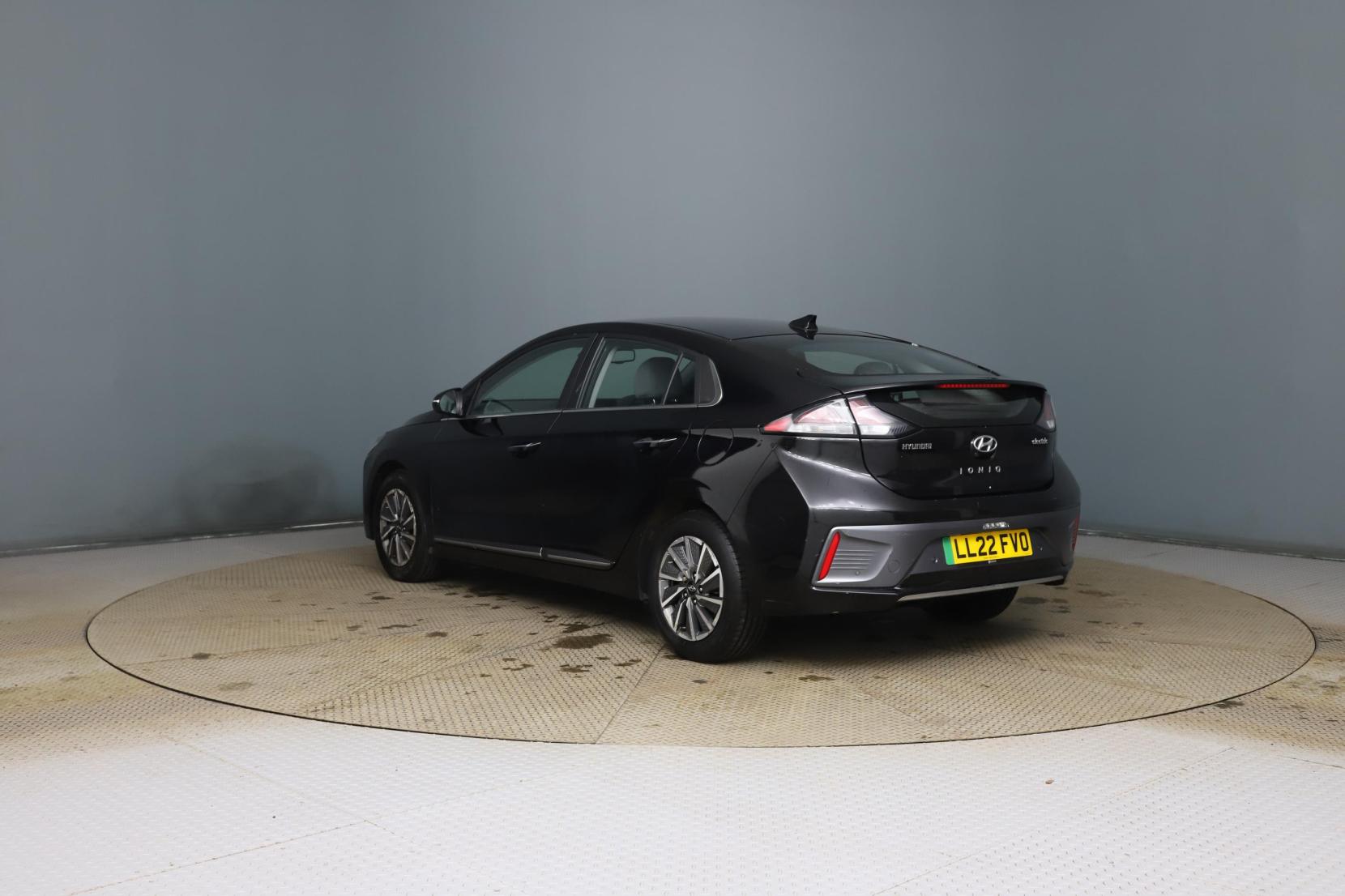 Hyundai IONIQ 38.3kWh Premium Hatchback 5dr Electric Auto (136 ps)