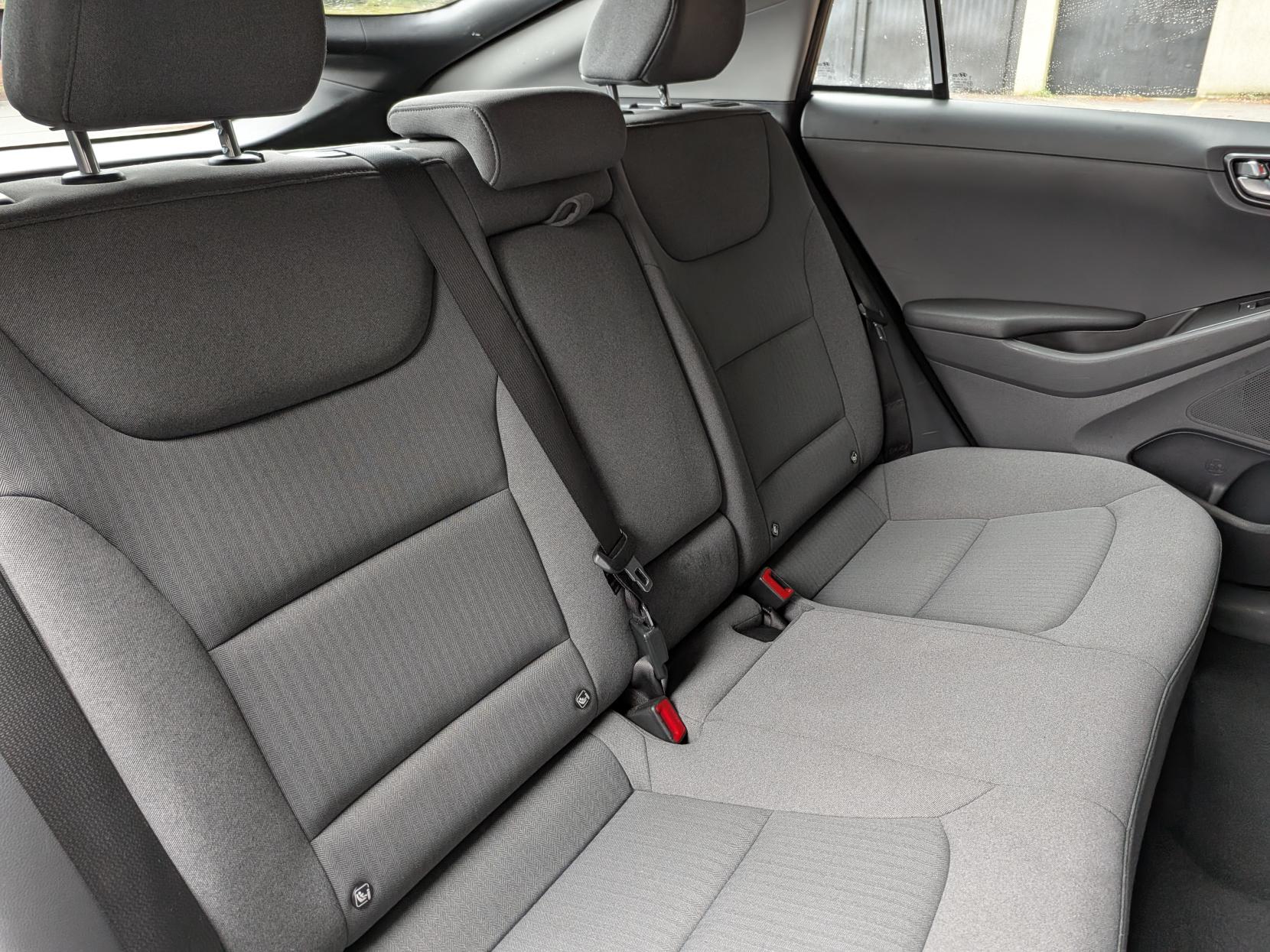 Hyundai IONIQ 38.3kWh Premium Hatchback 5dr Electric Auto (136 ps)