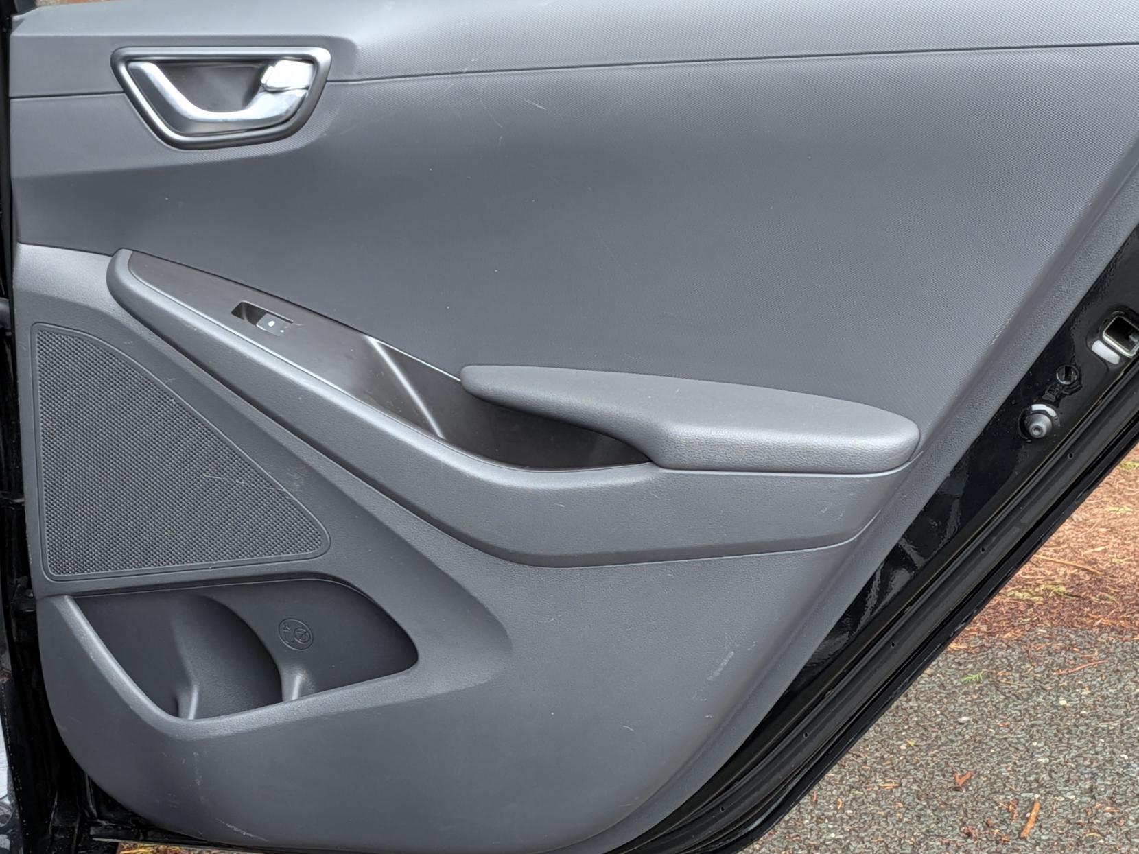 Hyundai IONIQ 38.3kWh Premium Hatchback 5dr Electric Auto (136 ps)