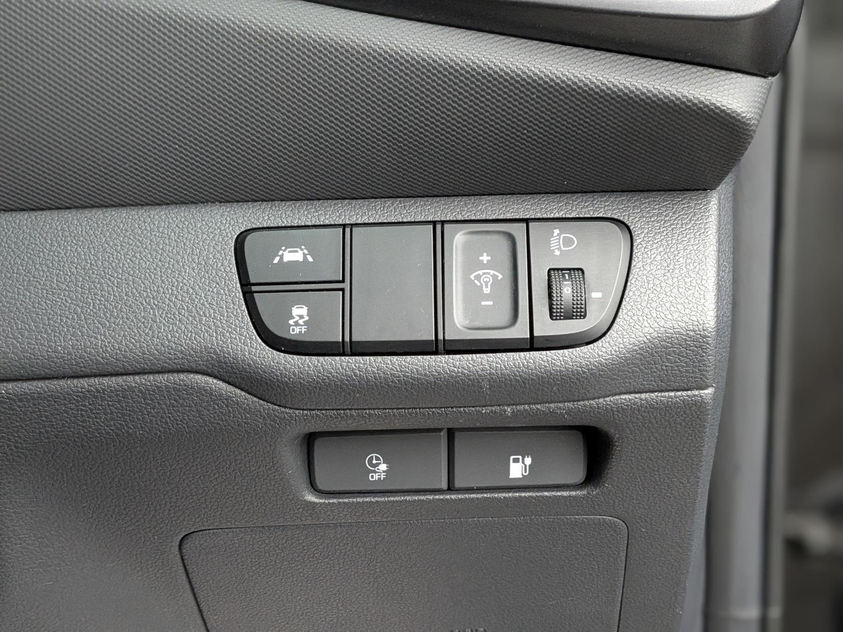 Hyundai IONIQ 38.3kWh Premium Hatchback 5dr Electric Auto (136 ps)