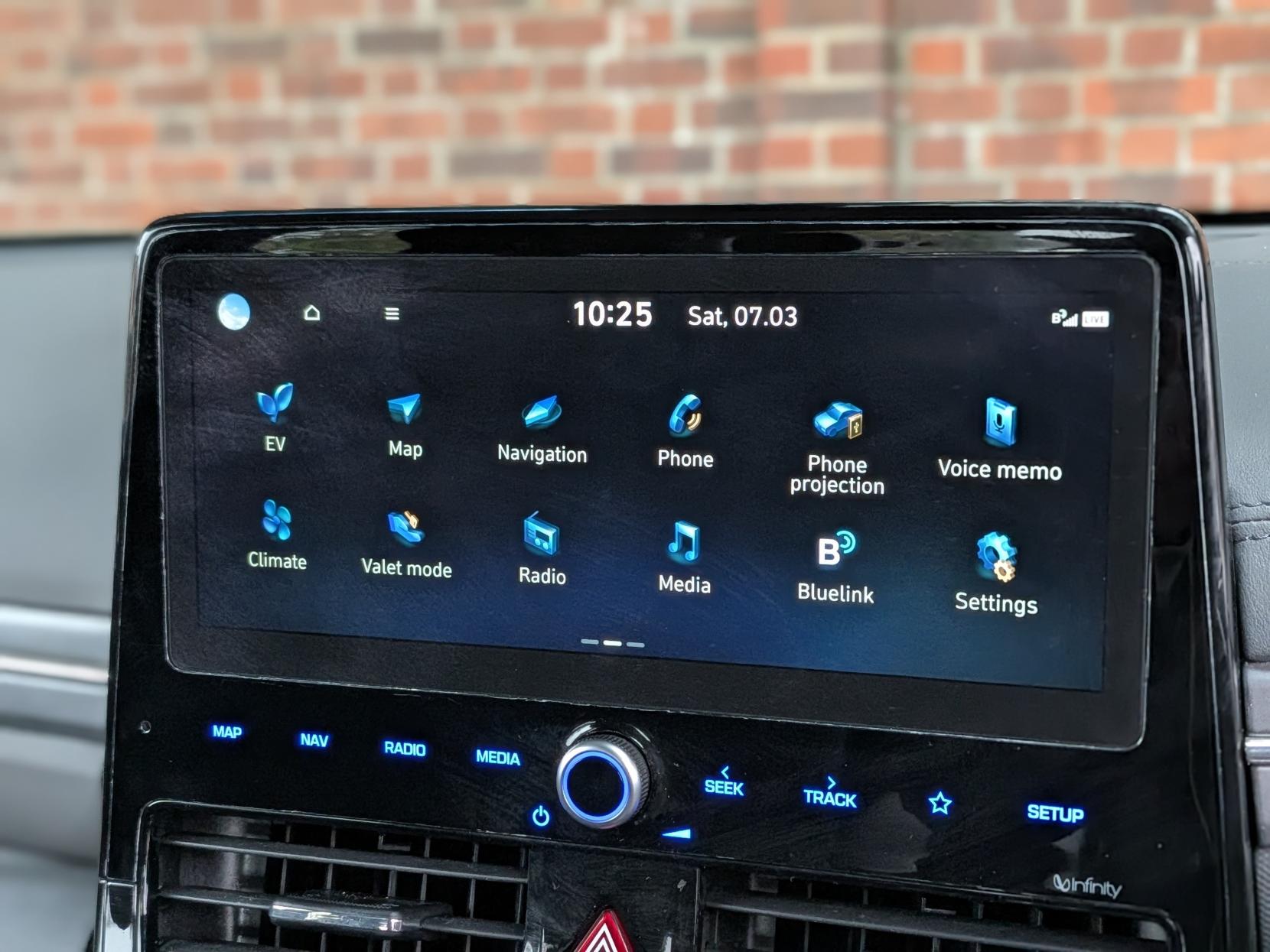 Hyundai IONIQ 38.3kWh Premium Hatchback 5dr Electric Auto (136 ps)