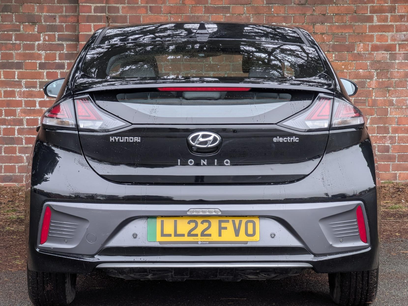 Hyundai IONIQ 38.3kWh Premium Hatchback 5dr Electric Auto (136 ps)