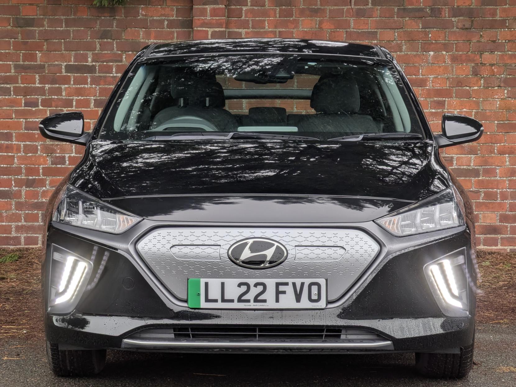 Hyundai IONIQ 38.3kWh Premium Hatchback 5dr Electric Auto (136 ps)