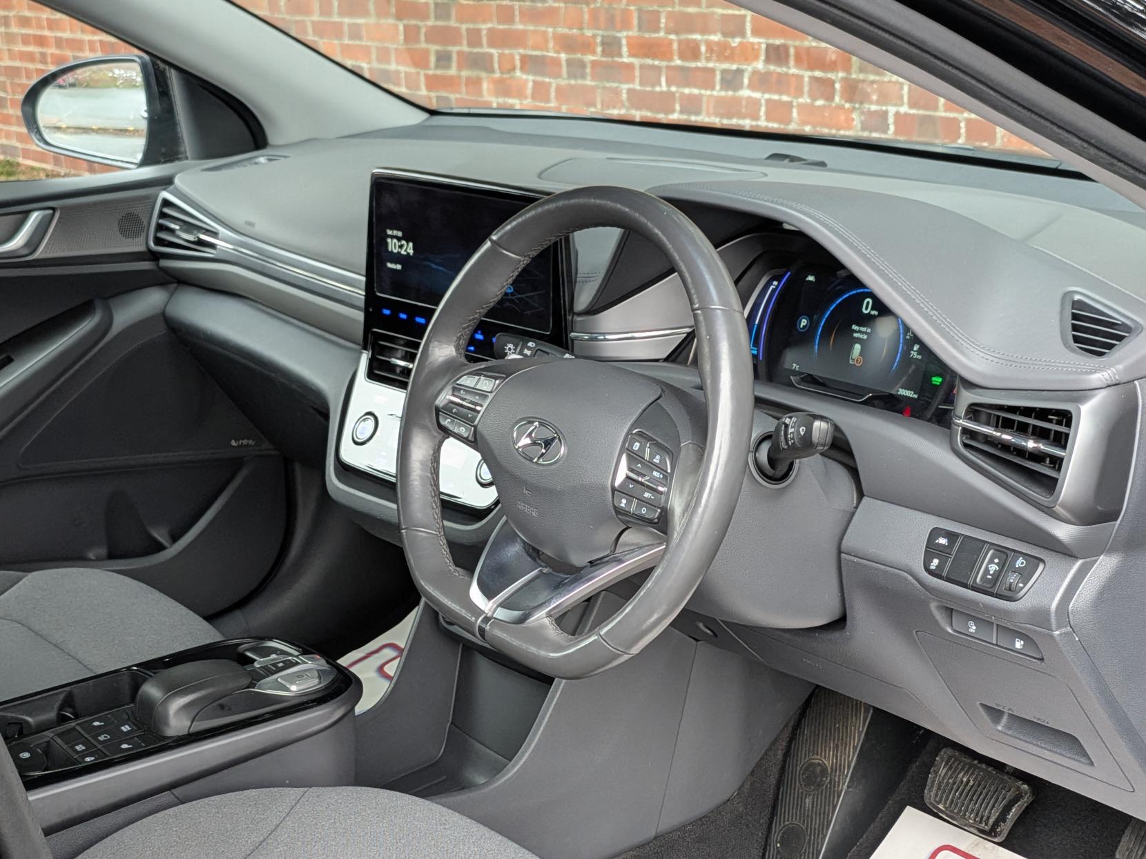 Hyundai IONIQ 38.3kWh Premium Hatchback 5dr Electric Auto (136 ps)