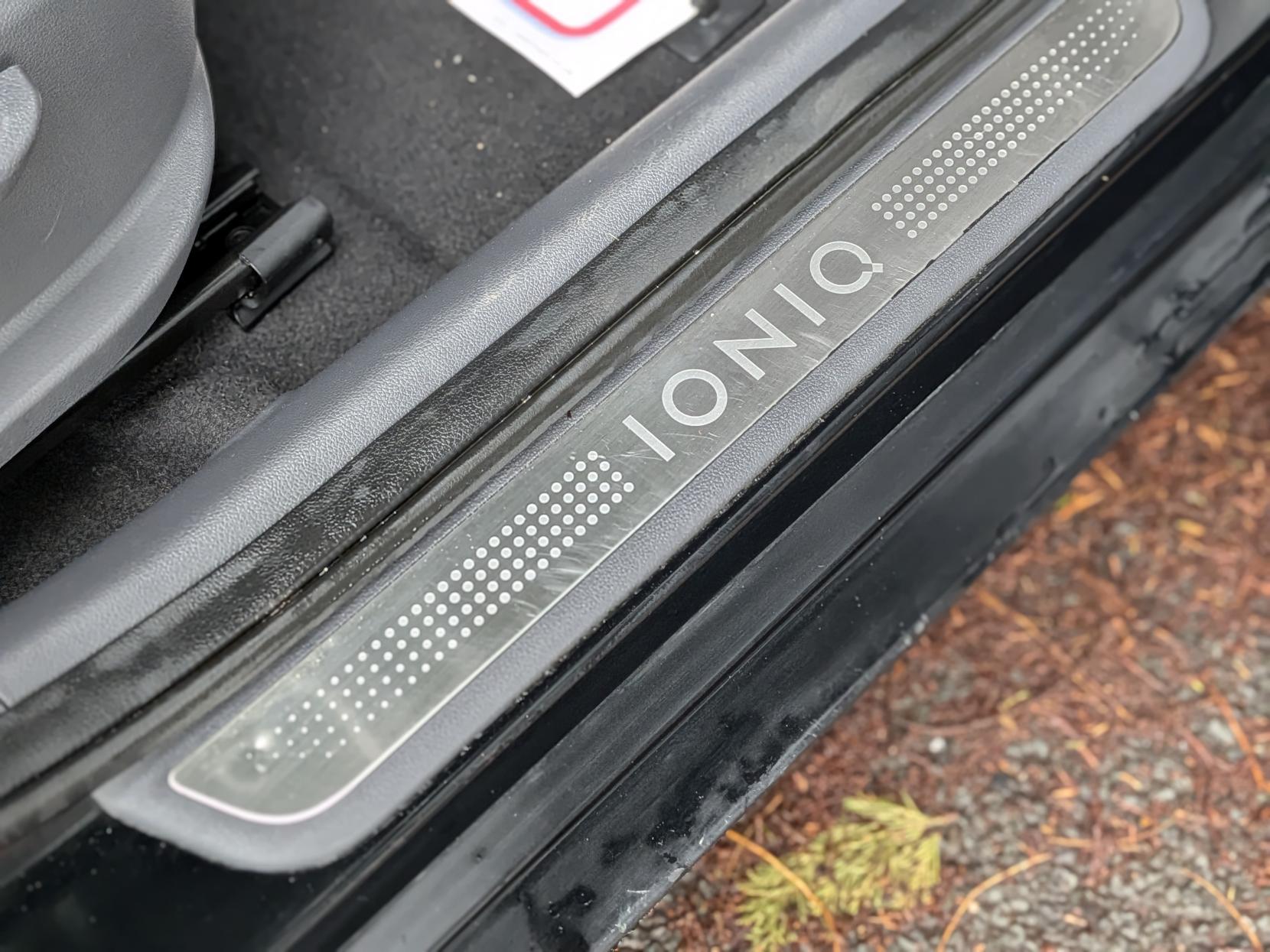 Hyundai IONIQ 38.3kWh Premium Hatchback 5dr Electric Auto (136 ps)