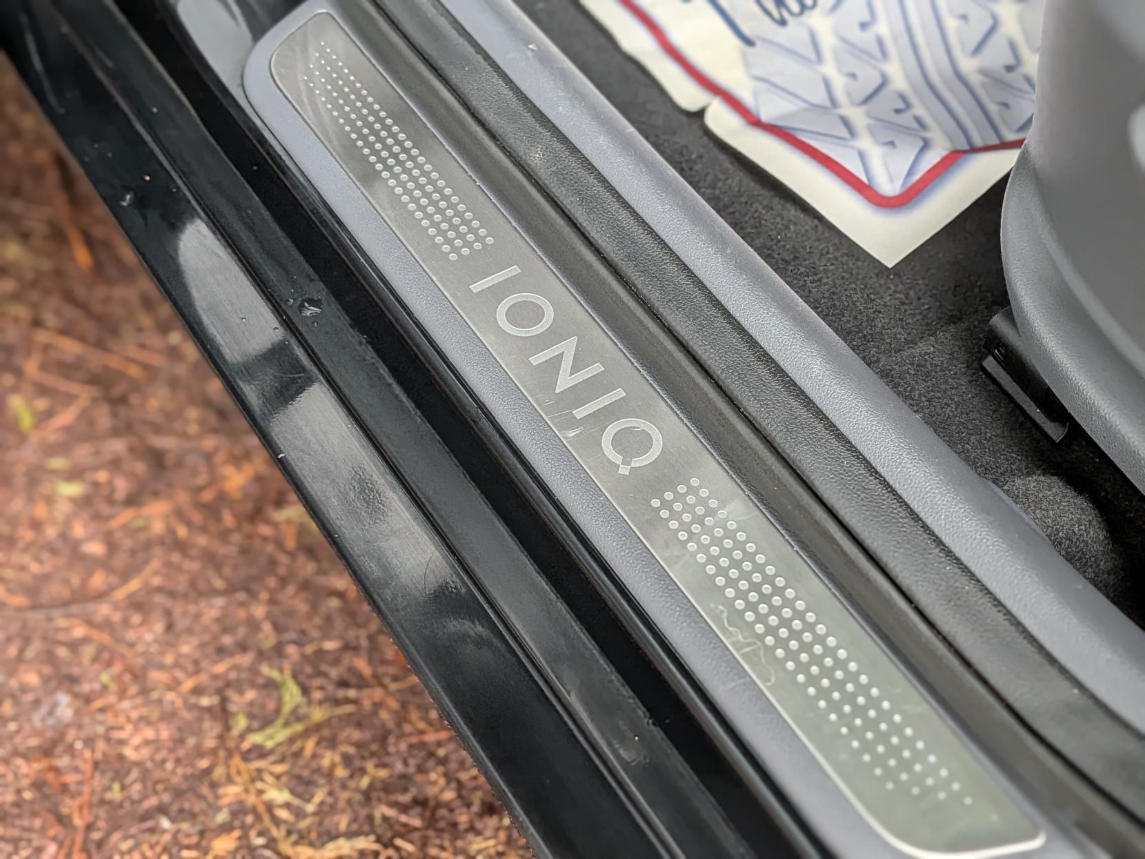 Hyundai IONIQ 38.3kWh Premium Hatchback 5dr Electric Auto (136 ps)