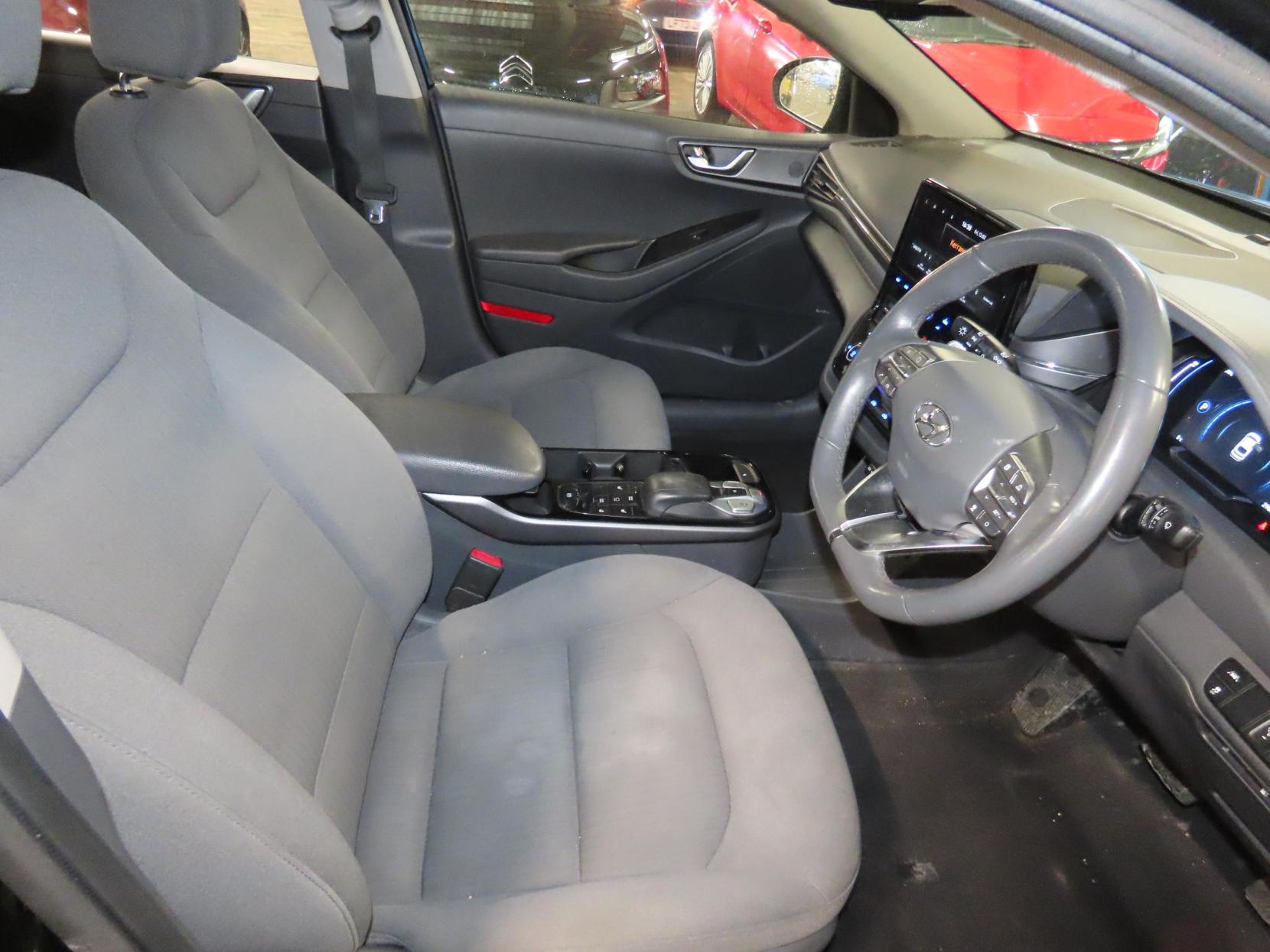 Hyundai IONIQ 38.3kWh Premium Hatchback 5dr Electric Auto (136 ps)