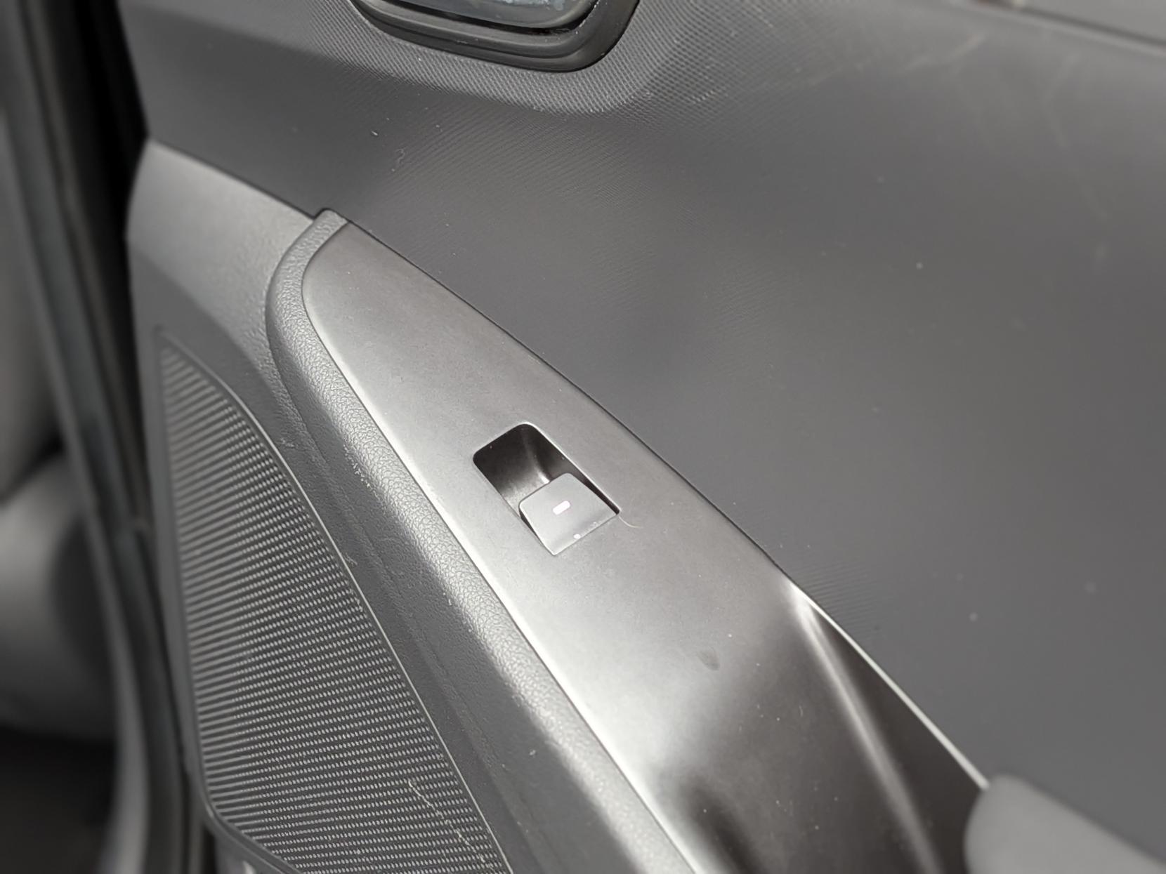 Hyundai IONIQ 38.3kWh Premium Hatchback 5dr Electric Auto (136 ps)