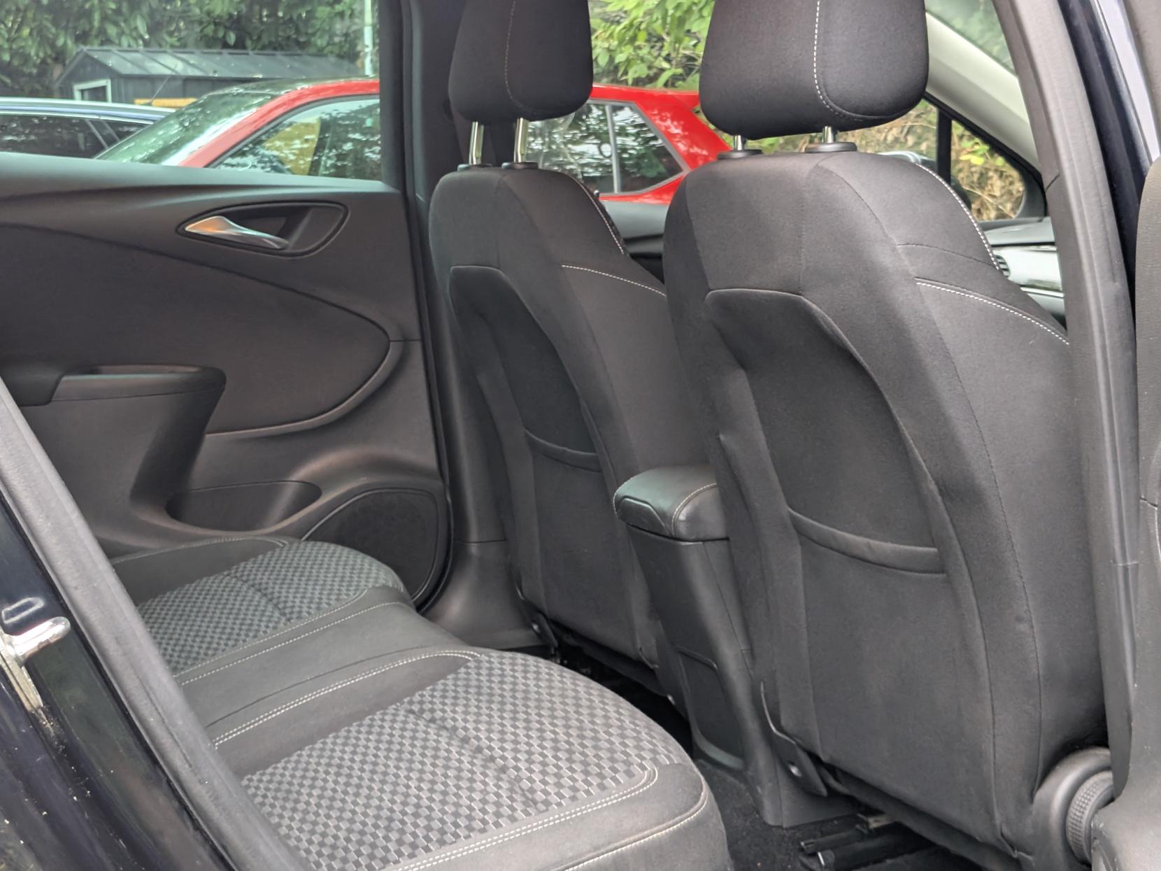 Vauxhall Astra 1.4i Turbo SRi Nav Hatchback 5dr Petrol Manual Euro 6 (s/s) (150 ps)