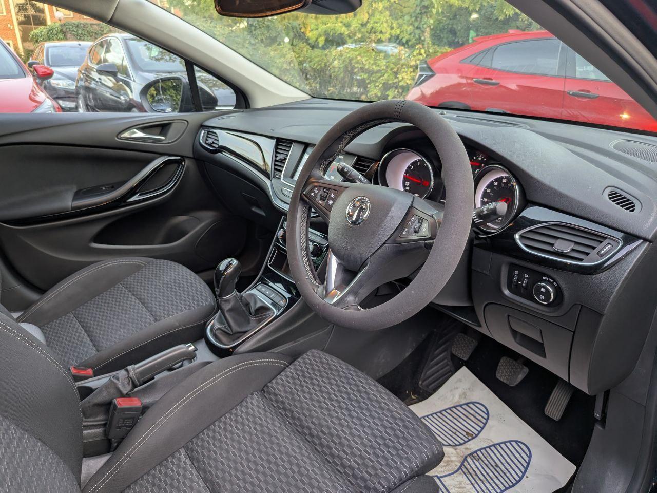 Vauxhall Astra 1.4i Turbo SRi Nav Hatchback 5dr Petrol Manual Euro 6 (s/s) (150 ps)