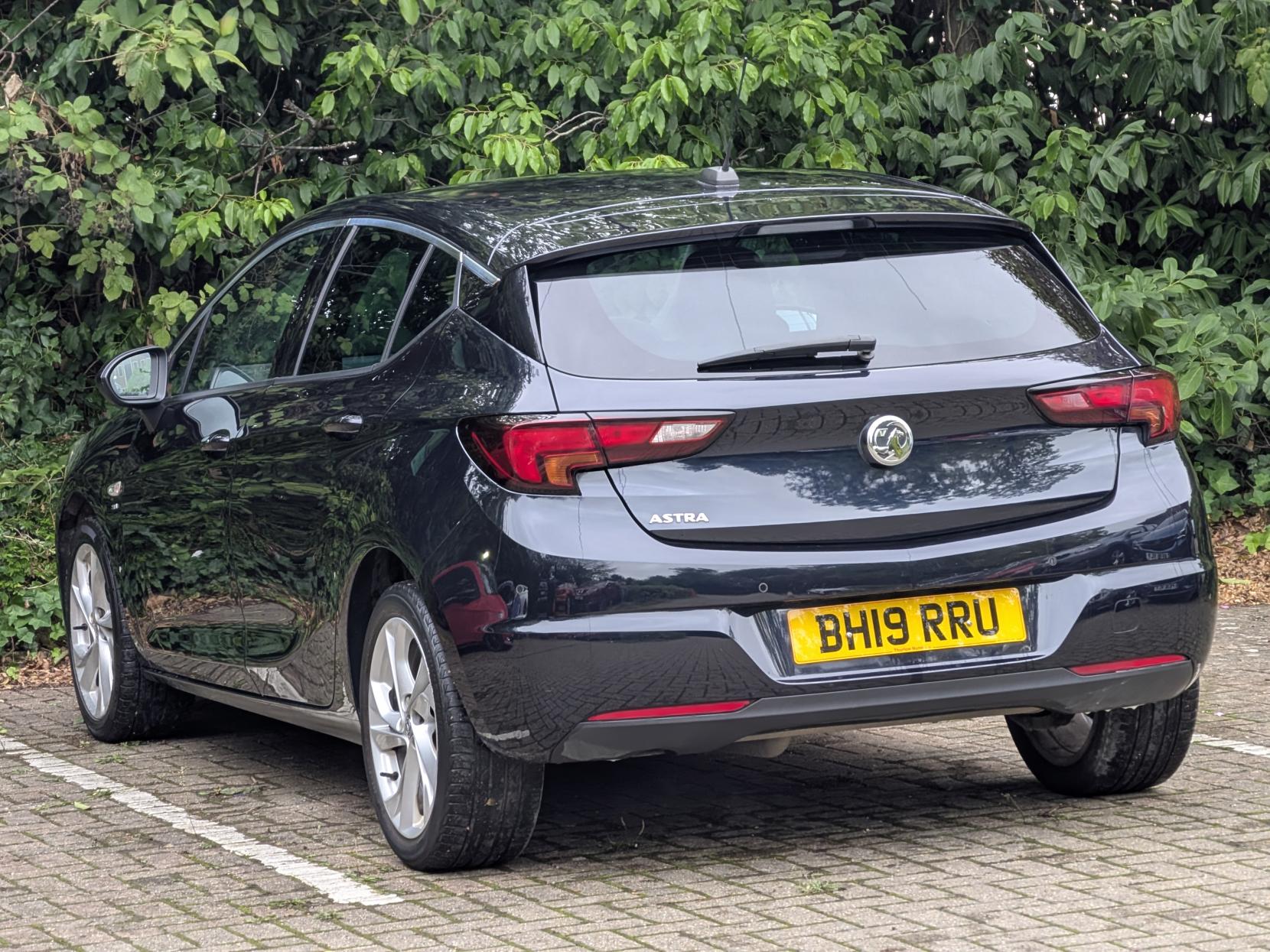 Vauxhall Astra 1.4i Turbo SRi Nav Hatchback 5dr Petrol Manual Euro 6 (s/s) (150 ps)