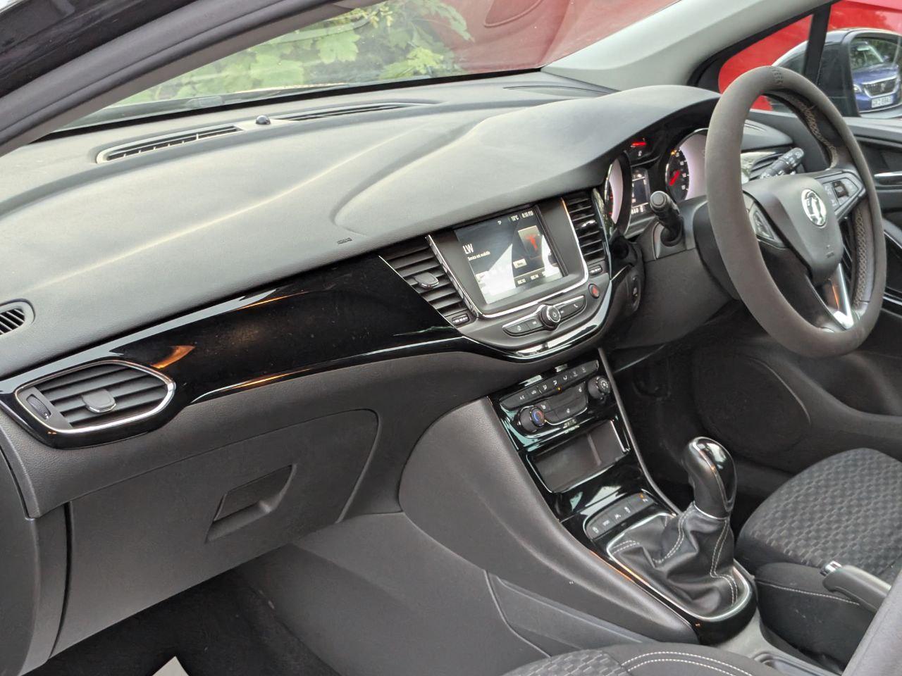 Vauxhall Astra 1.4i Turbo SRi Nav Hatchback 5dr Petrol Manual Euro 6 (s/s) (150 ps)