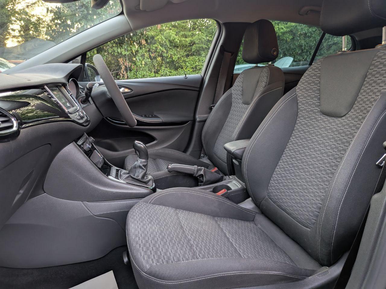 Vauxhall Astra 1.4i Turbo SRi Nav Hatchback 5dr Petrol Manual Euro 6 (s/s) (150 ps)