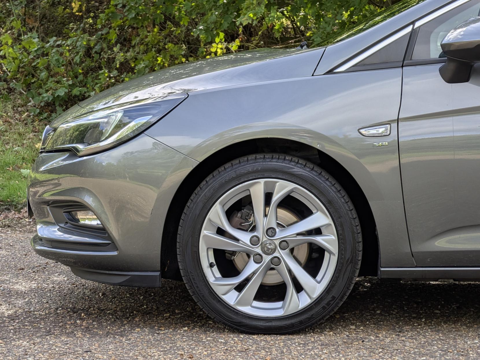 Vauxhall Astra 1.4i Turbo SRi Hatchback 5dr Petrol Auto Euro 6 (s/s) (150 ps)