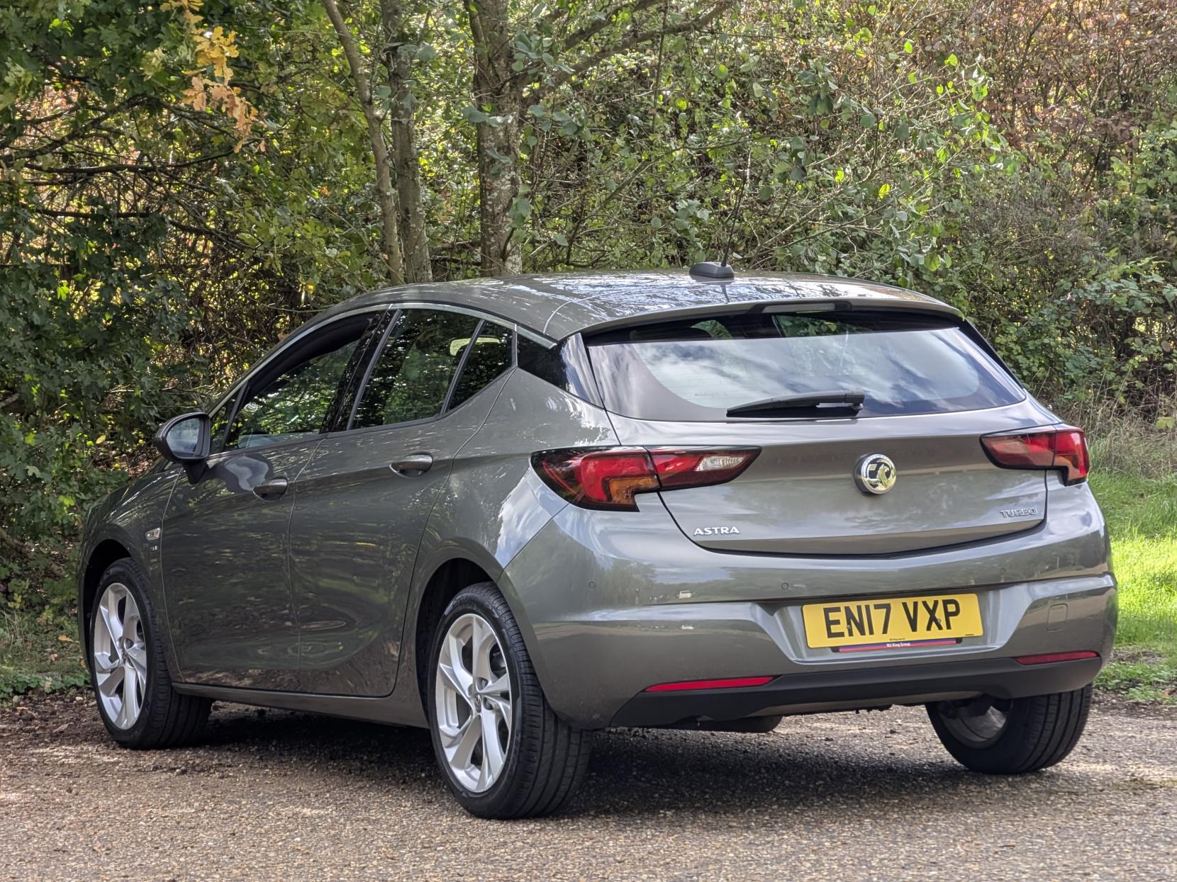 Vauxhall Astra 1.4i Turbo SRi Hatchback 5dr Petrol Auto Euro 6 (s/s) (150 ps)