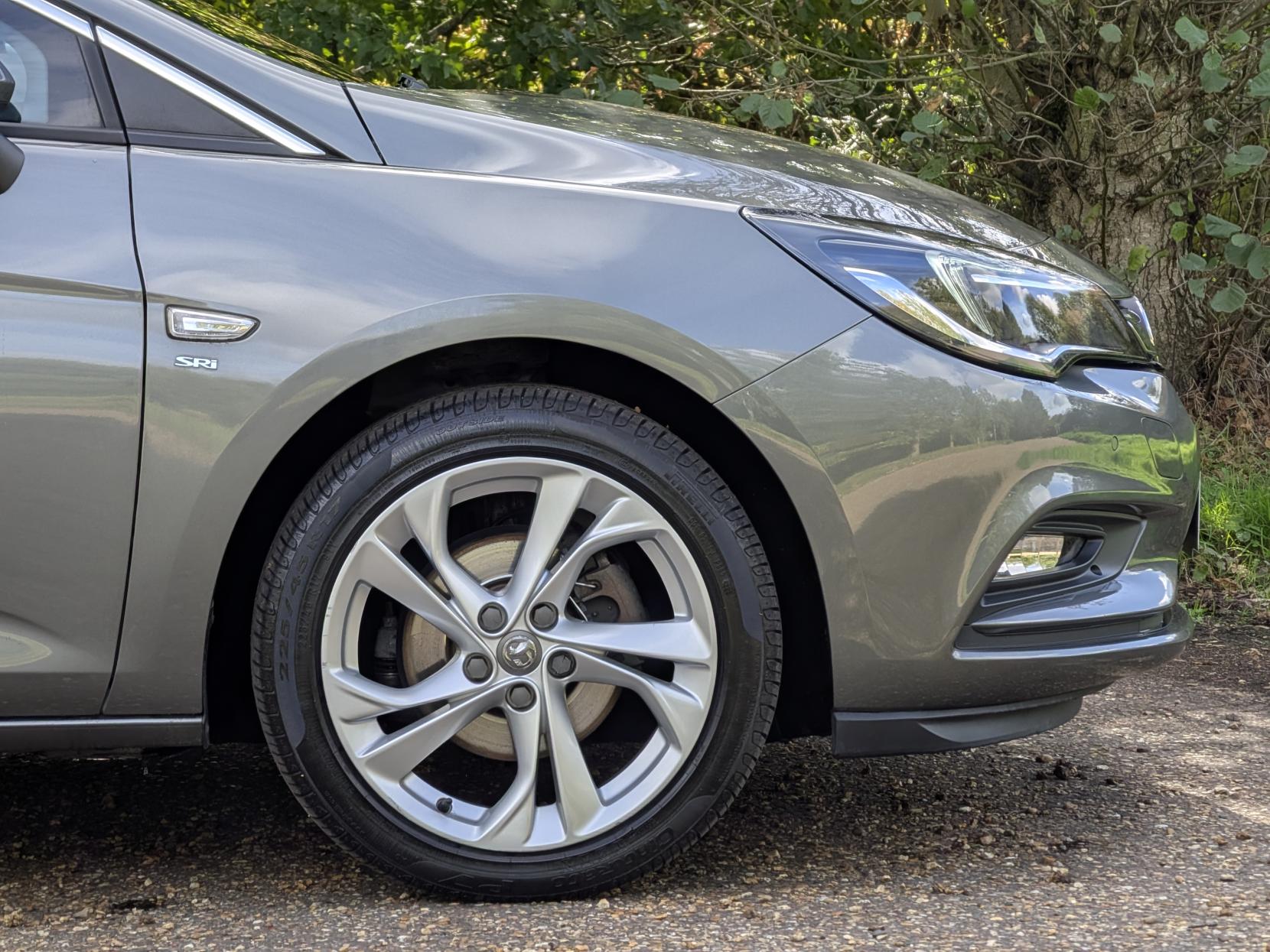 Vauxhall Astra 1.4i Turbo SRi Hatchback 5dr Petrol Auto Euro 6 (s/s) (150 ps)