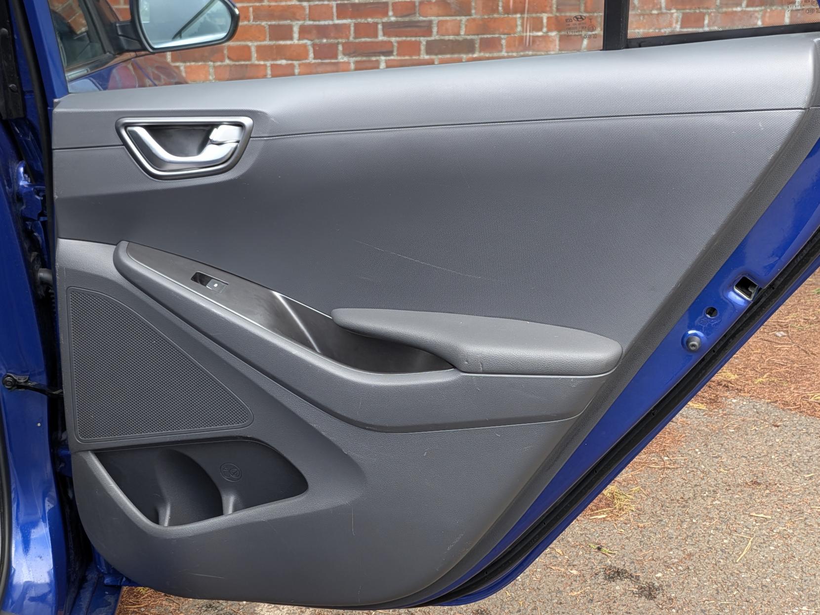 Hyundai IONIQ 38.3kWh Premium Hatchback 5dr Electric Auto (136 ps)