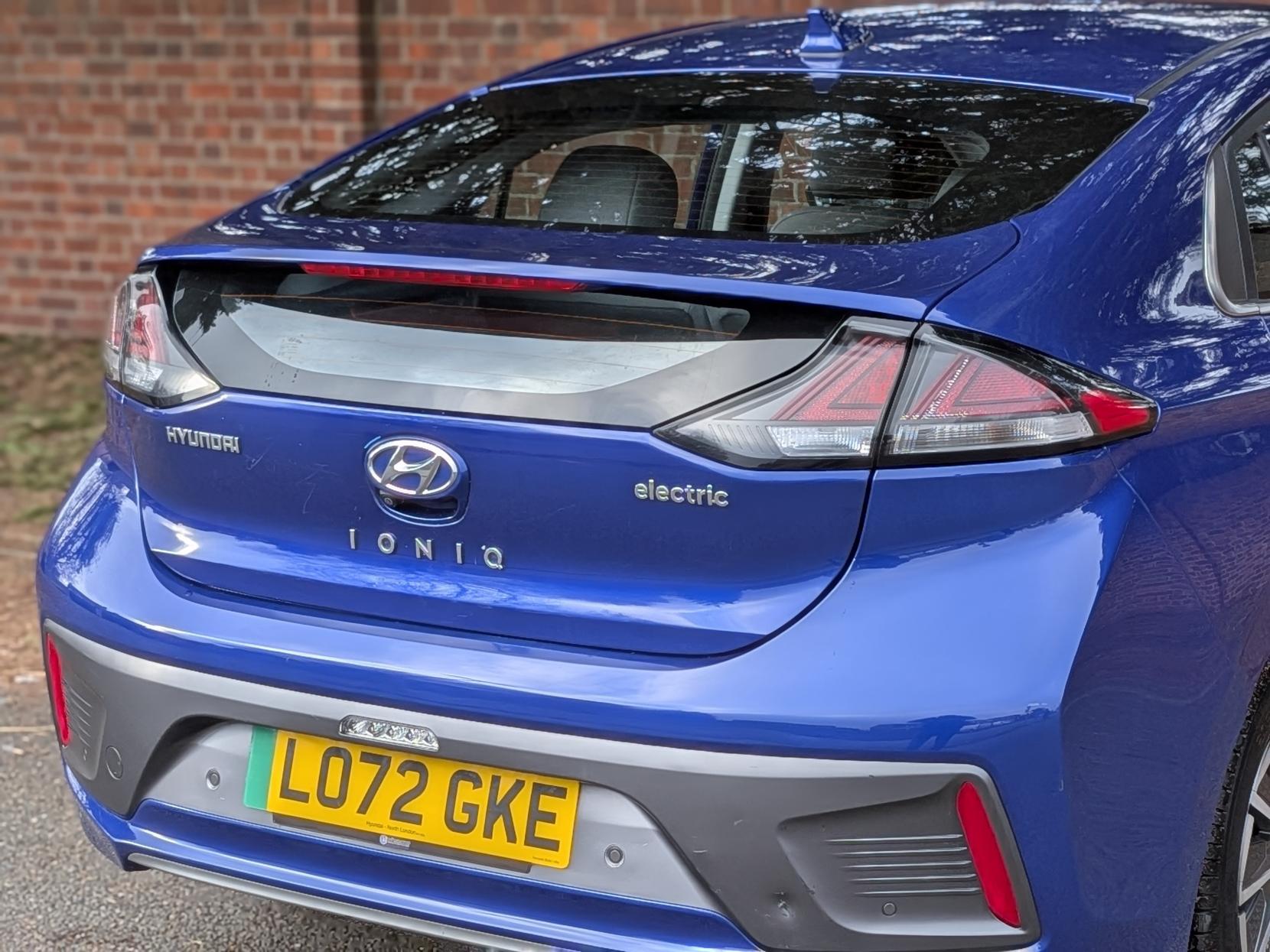 Hyundai IONIQ 38.3kWh Premium Hatchback 5dr Electric Auto (136 ps)