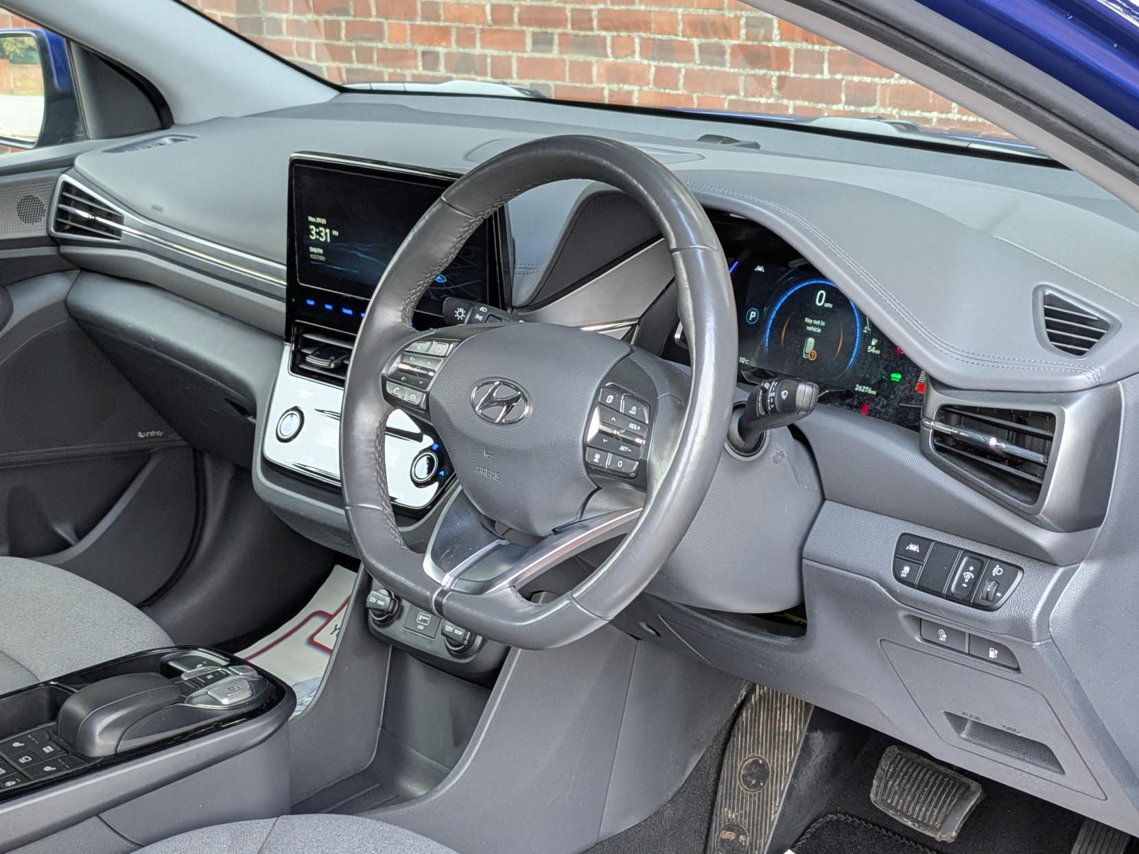 Hyundai IONIQ 38.3kWh Premium Hatchback 5dr Electric Auto (136 ps)