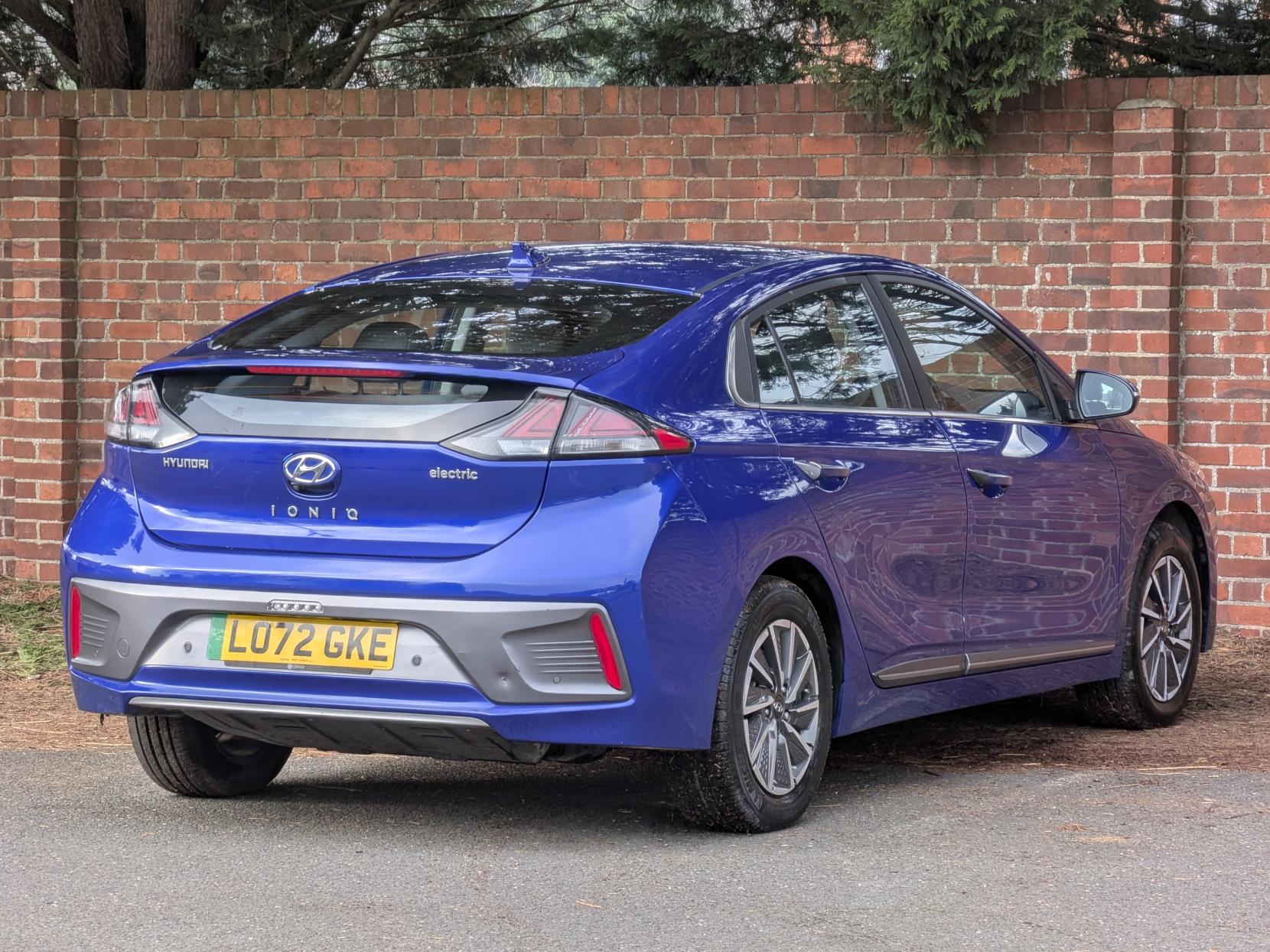 Hyundai IONIQ 38.3kWh Premium Hatchback 5dr Electric Auto (136 ps)