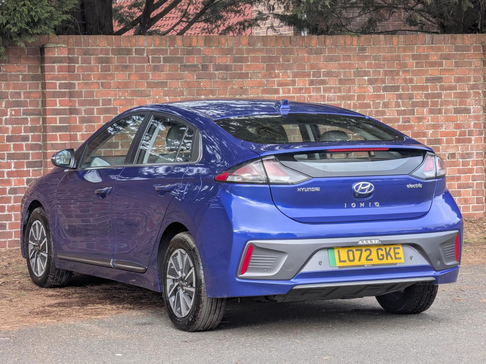 Hyundai IONIQ 38.3kWh Premium Hatchback 5dr Electric Auto (136 ps)