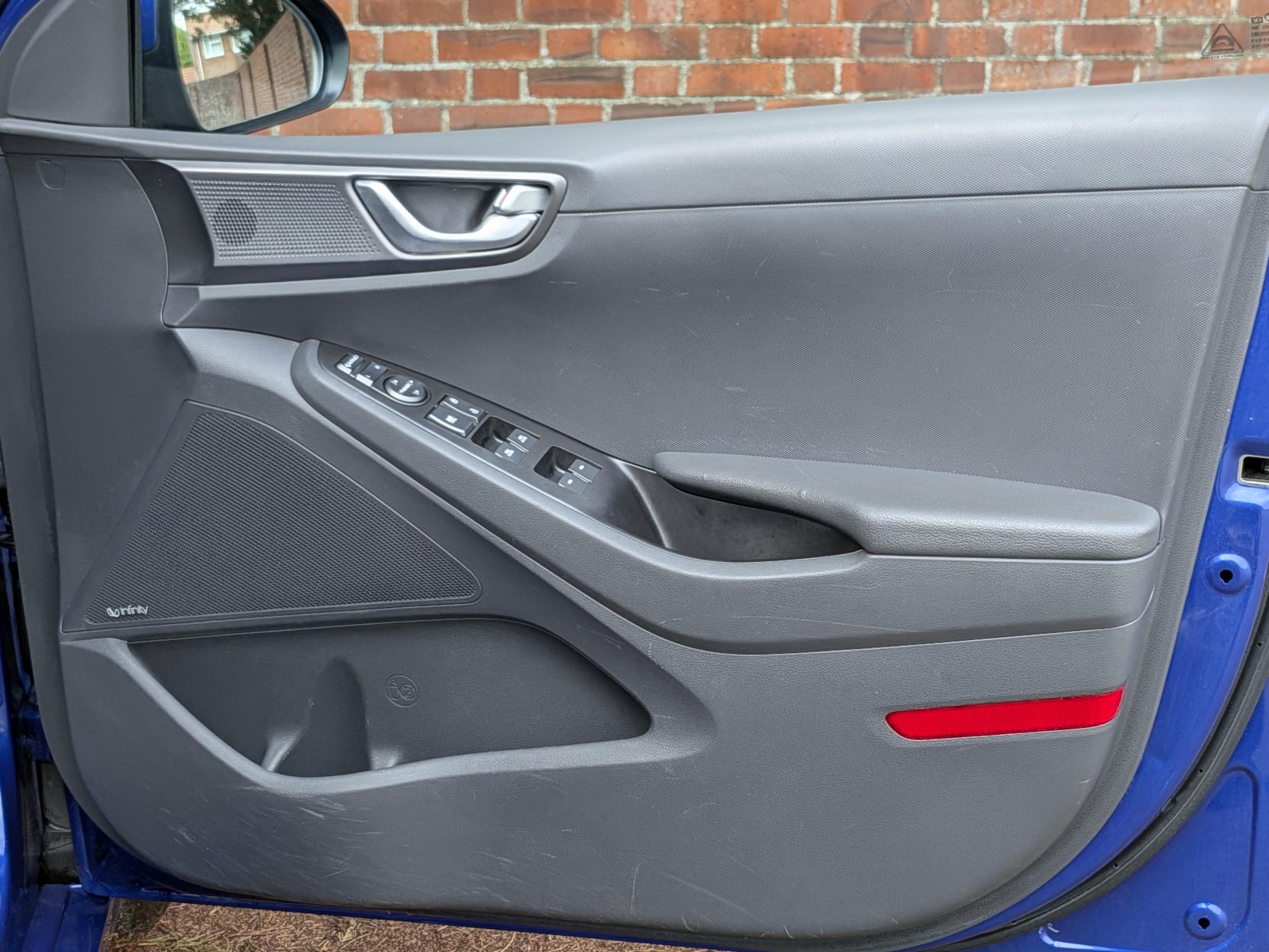 Hyundai IONIQ 38.3kWh Premium Hatchback 5dr Electric Auto (136 ps)