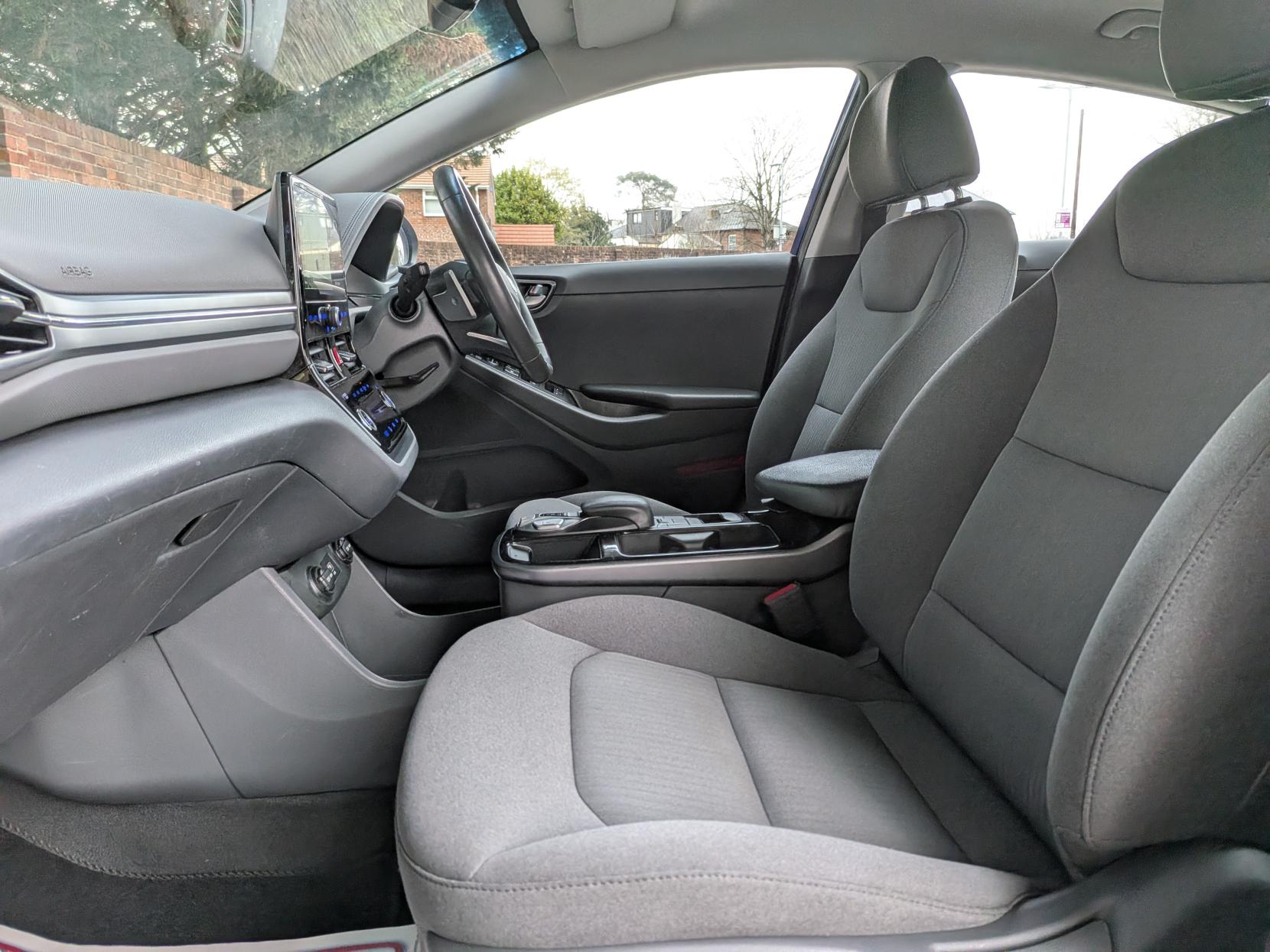 Hyundai IONIQ 38.3kWh Premium Hatchback 5dr Electric Auto (136 ps)