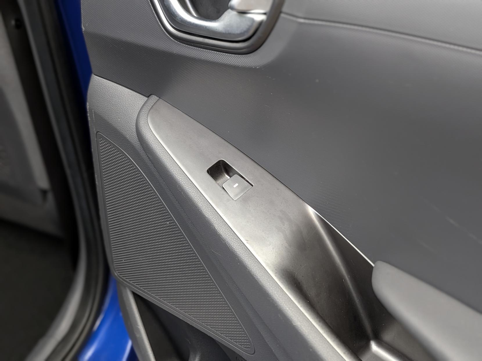 Hyundai IONIQ 38.3kWh Premium Hatchback 5dr Electric Auto (136 ps)