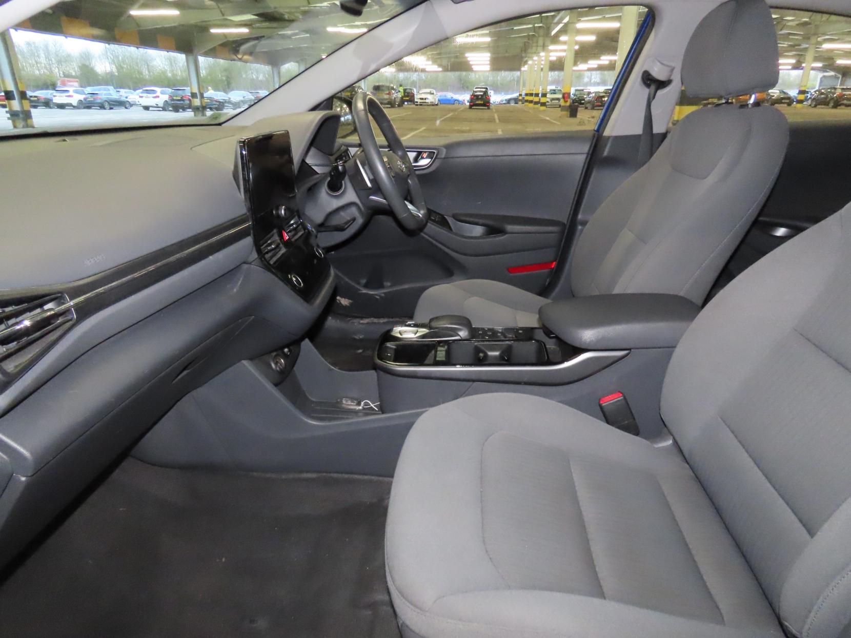 Hyundai IONIQ 38.3kWh Premium Hatchback 5dr Electric Auto (136 ps)