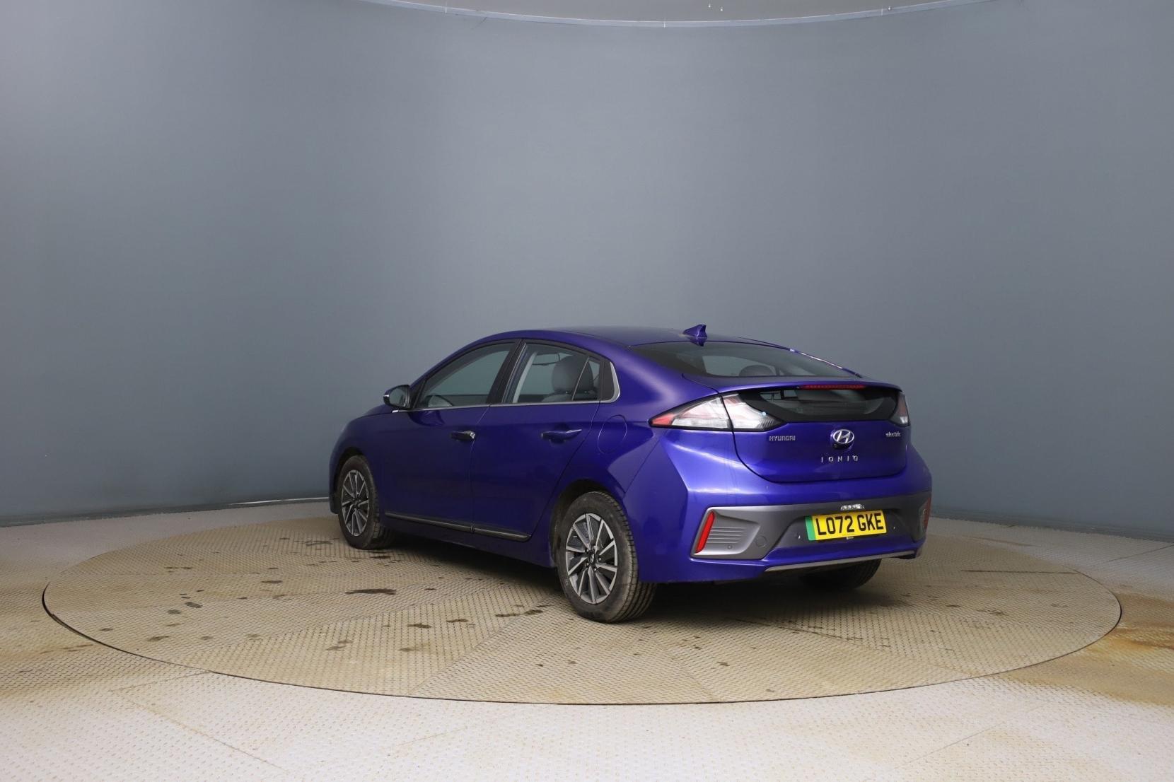 Hyundai IONIQ 38.3kWh Premium Hatchback 5dr Electric Auto (136 ps)