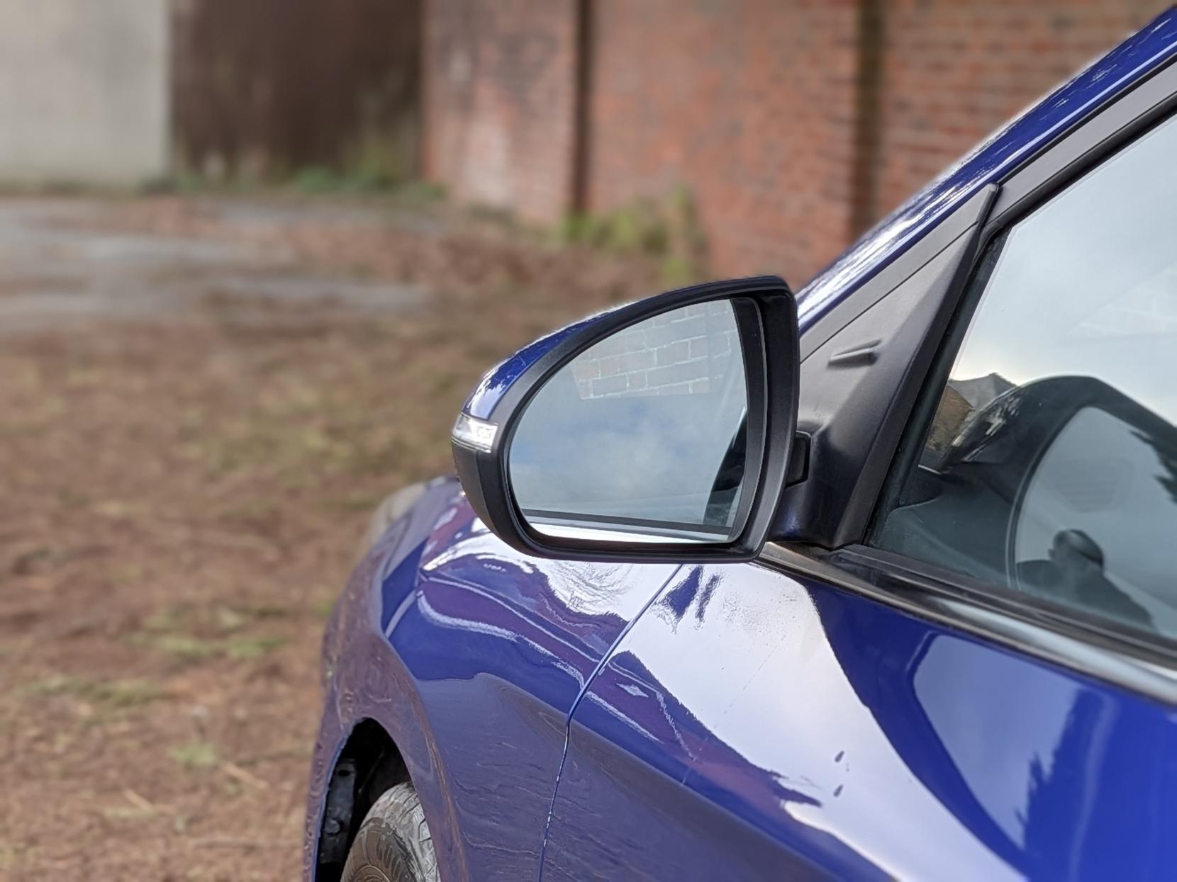 Hyundai IONIQ 38.3kWh Premium Hatchback 5dr Electric Auto (136 ps)