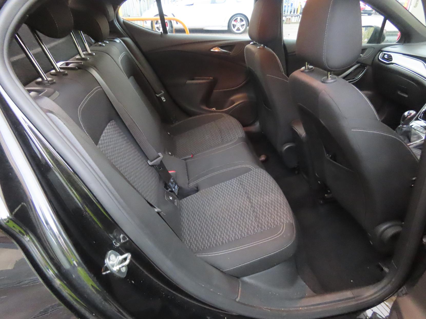 Vauxhall Astra 1.4i Turbo SRi Nav Hatchback 5dr Petrol Manual Euro 6 (150 ps)