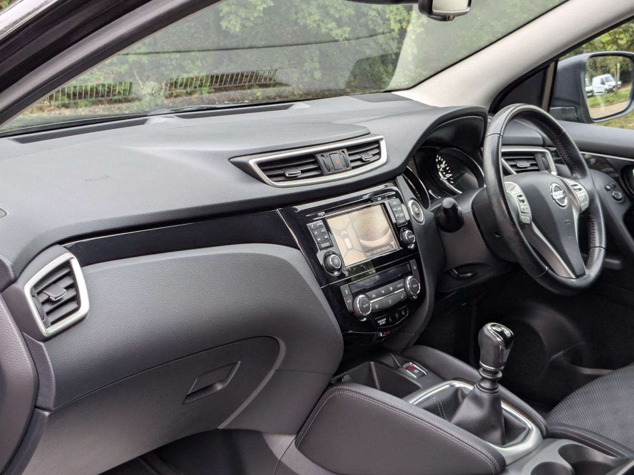 Nissan Qashqai 1.2 DIG-T N-Connecta SUV 5dr Petrol Manual 2WD Euro 6 (s/s) (115 ps)
