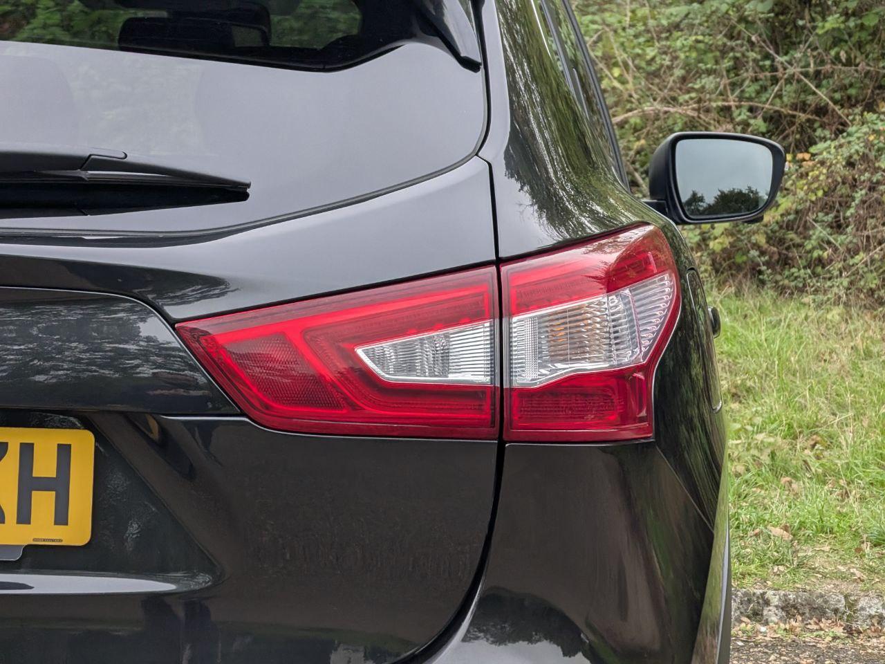 Nissan Qashqai 1.2 DIG-T N-Connecta SUV 5dr Petrol Manual 2WD Euro 6 (s/s) (115 ps)