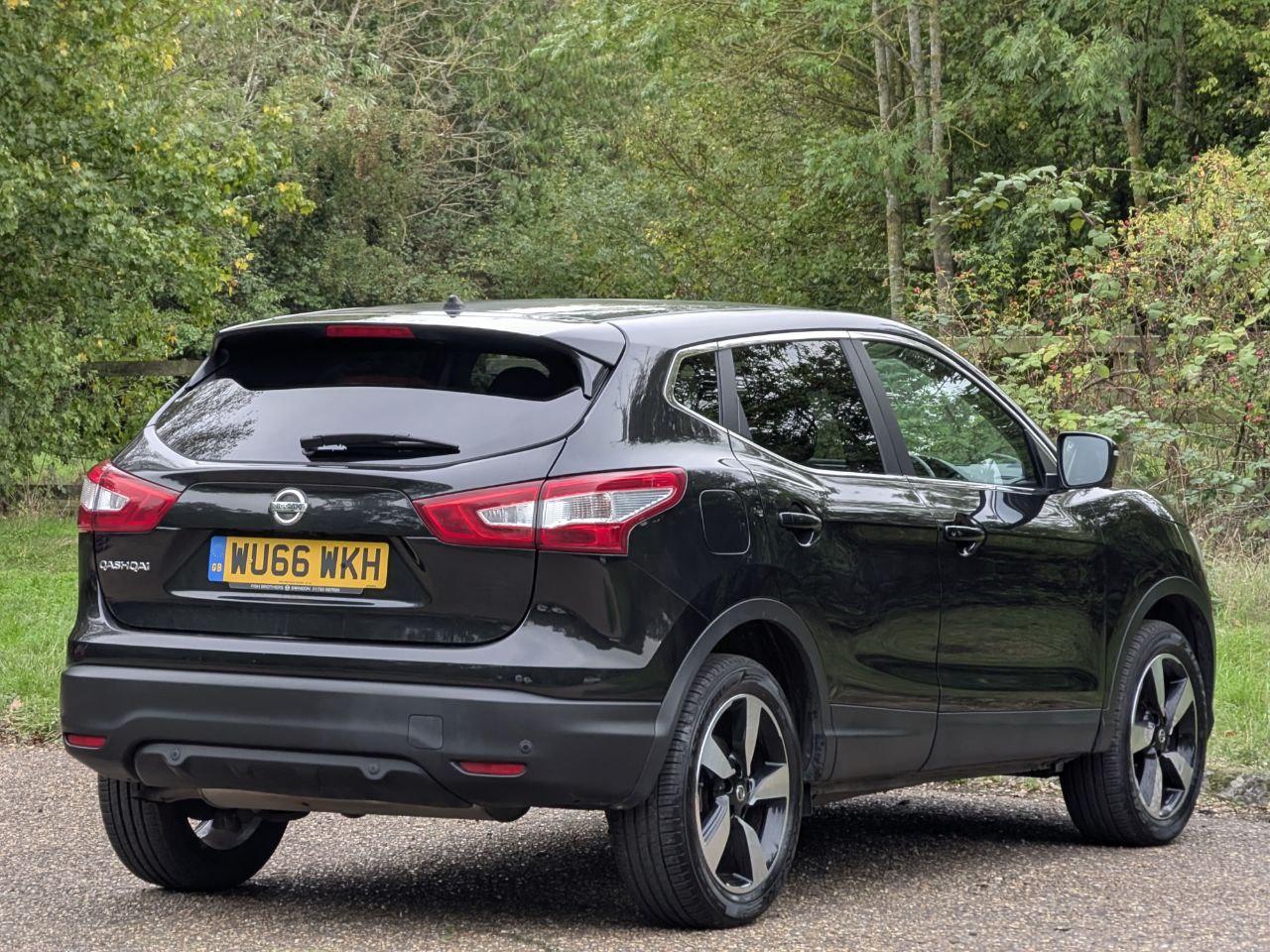 Nissan Qashqai 1.2 DIG-T N-Connecta SUV 5dr Petrol Manual 2WD Euro 6 (s/s) (115 ps)