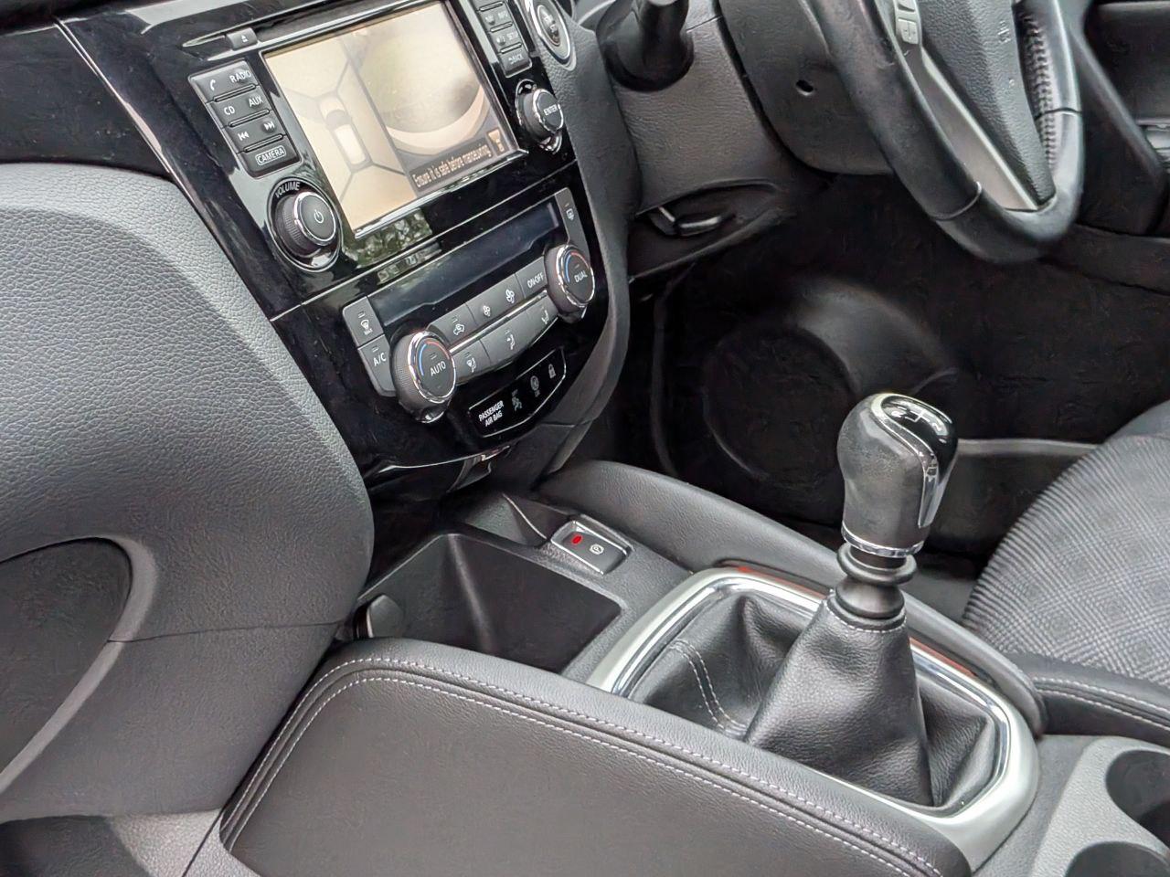 Nissan Qashqai 1.2 DIG-T N-Connecta SUV 5dr Petrol Manual 2WD Euro 6 (s/s) (115 ps)