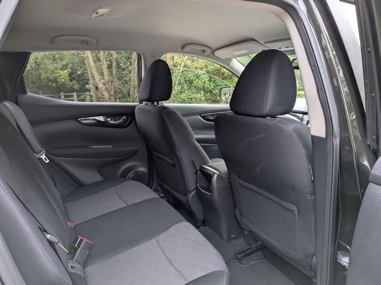 Nissan Qashqai 1.2 DIG-T N-Connecta SUV 5dr Petrol Manual 2WD Euro 6 (s/s) (115 ps)