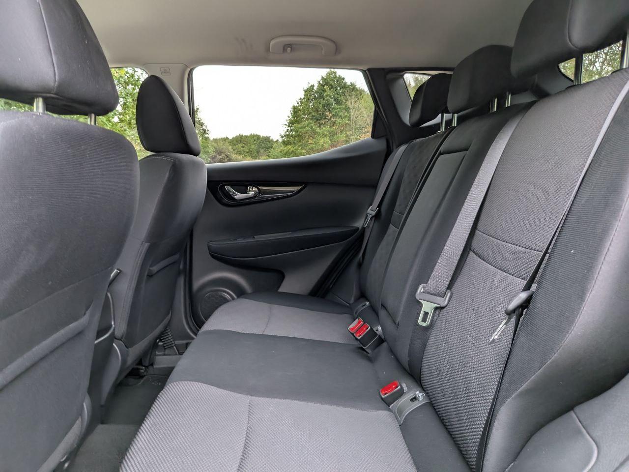 Nissan Qashqai 1.2 DIG-T N-Connecta SUV 5dr Petrol Manual 2WD Euro 6 (s/s) (115 ps)